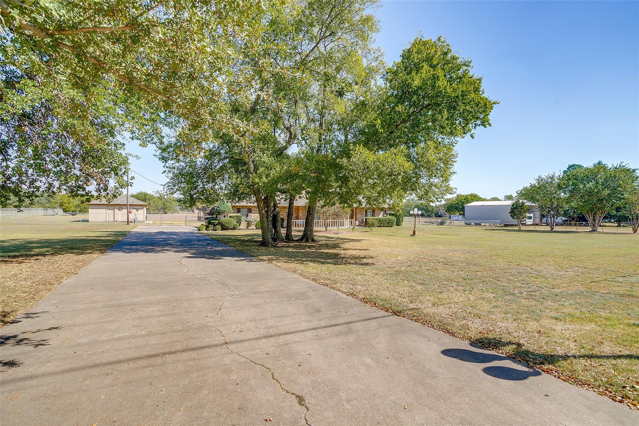 main property photo 36