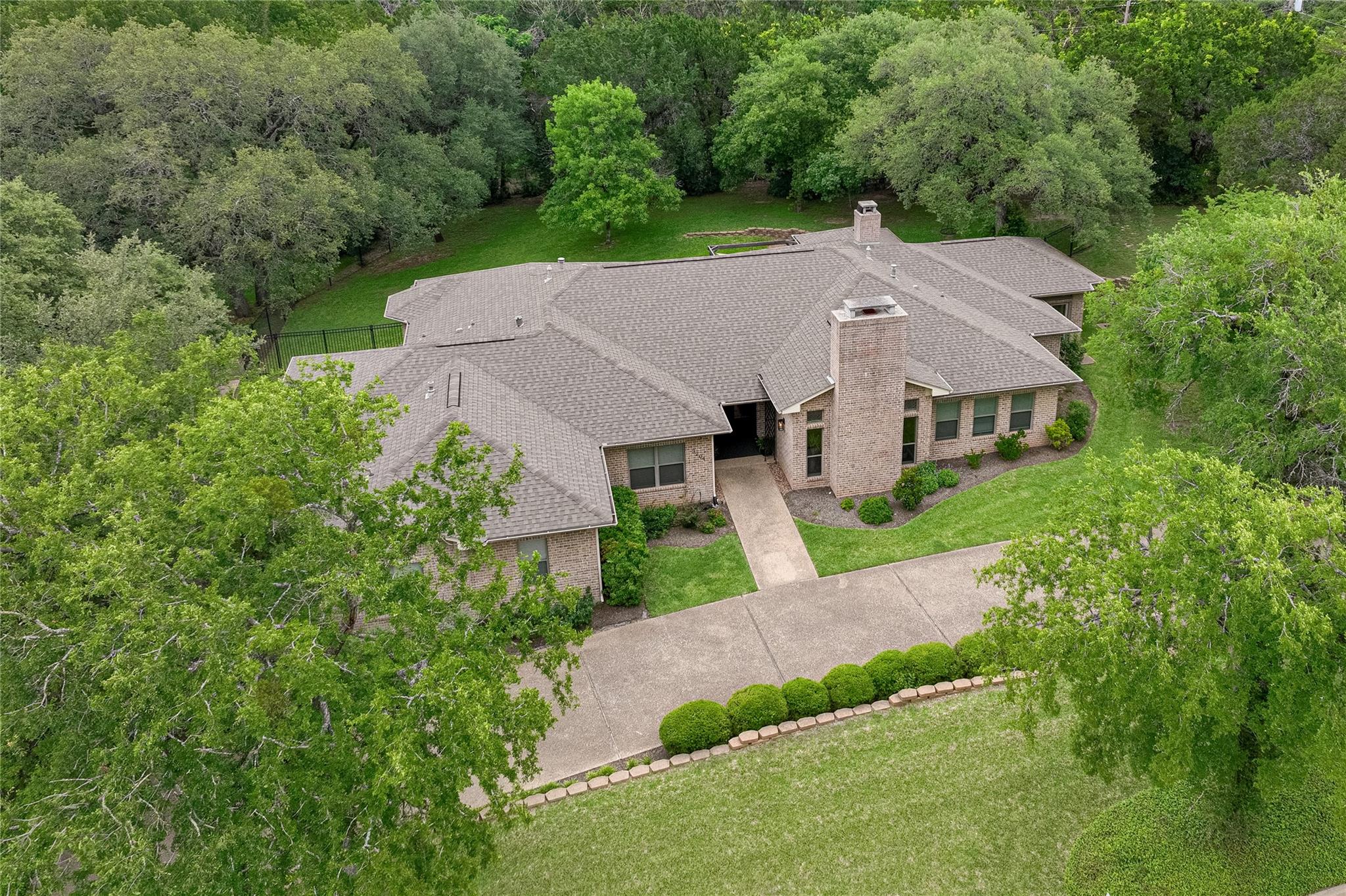main property photo 38