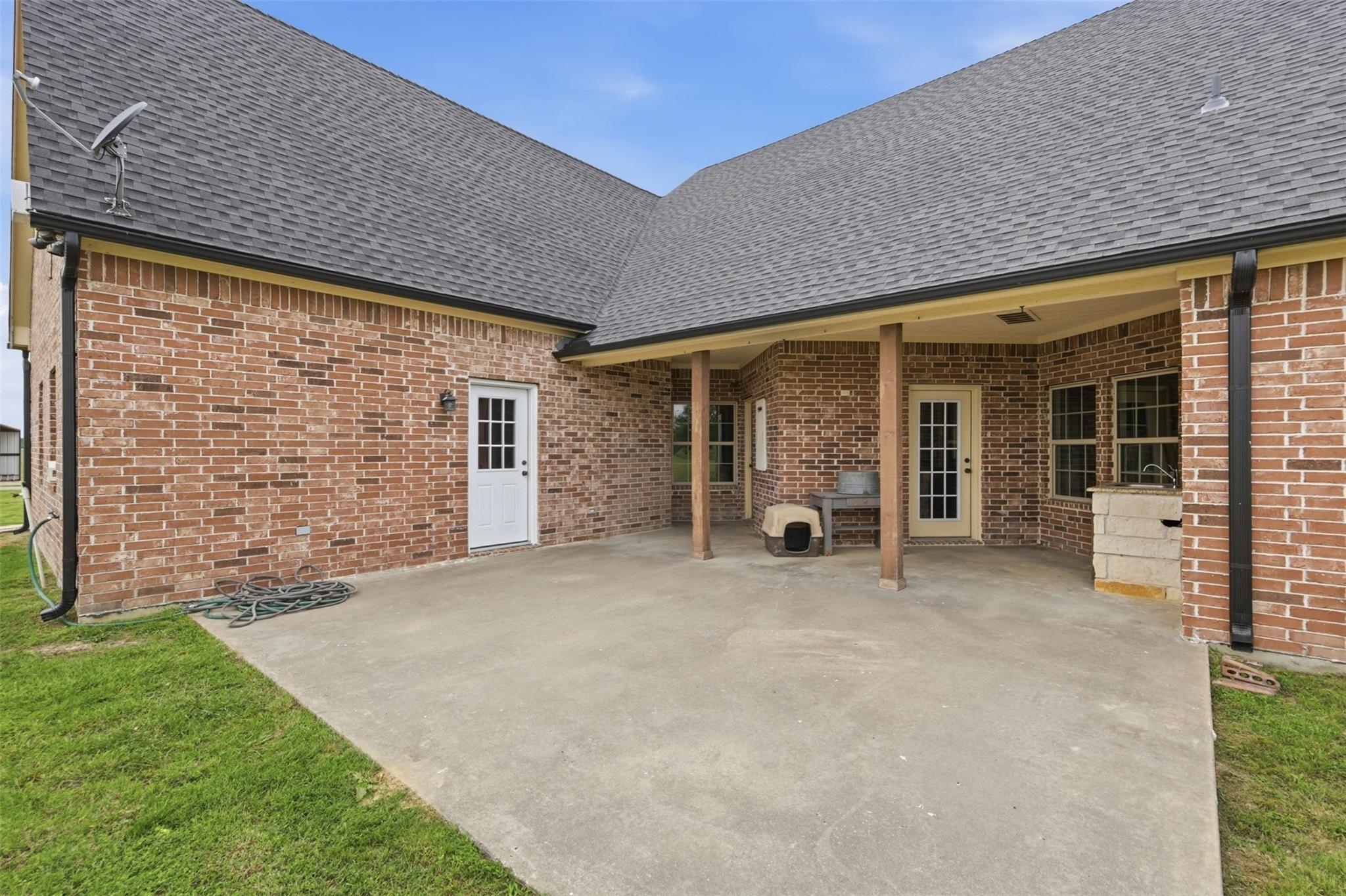 main property photo 22