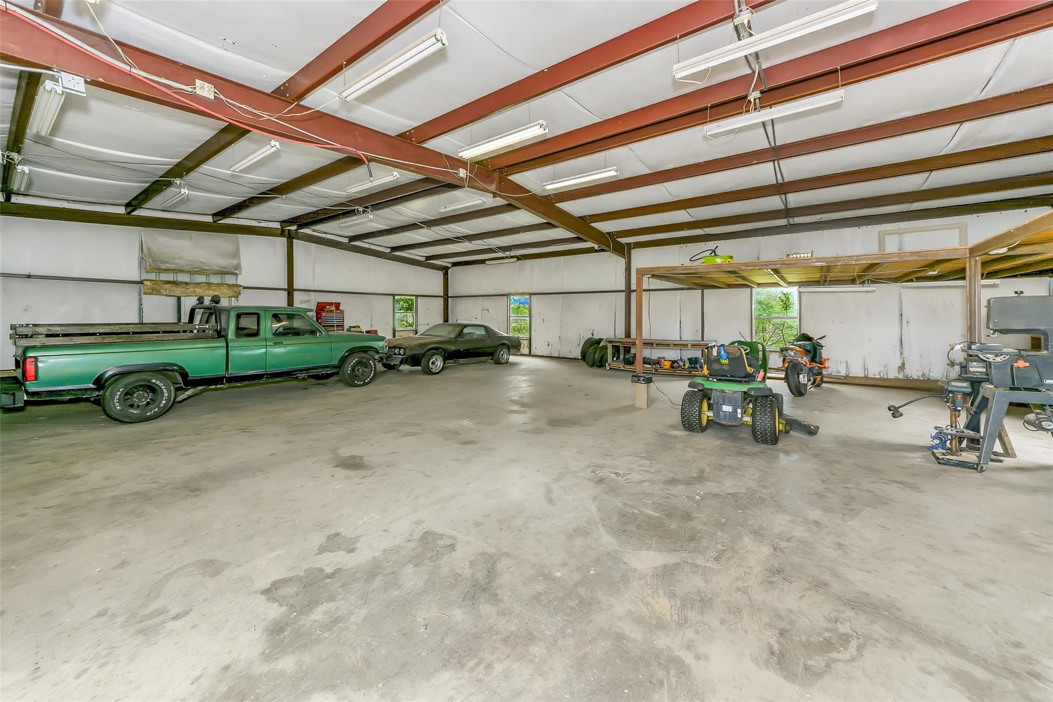main property photo 33