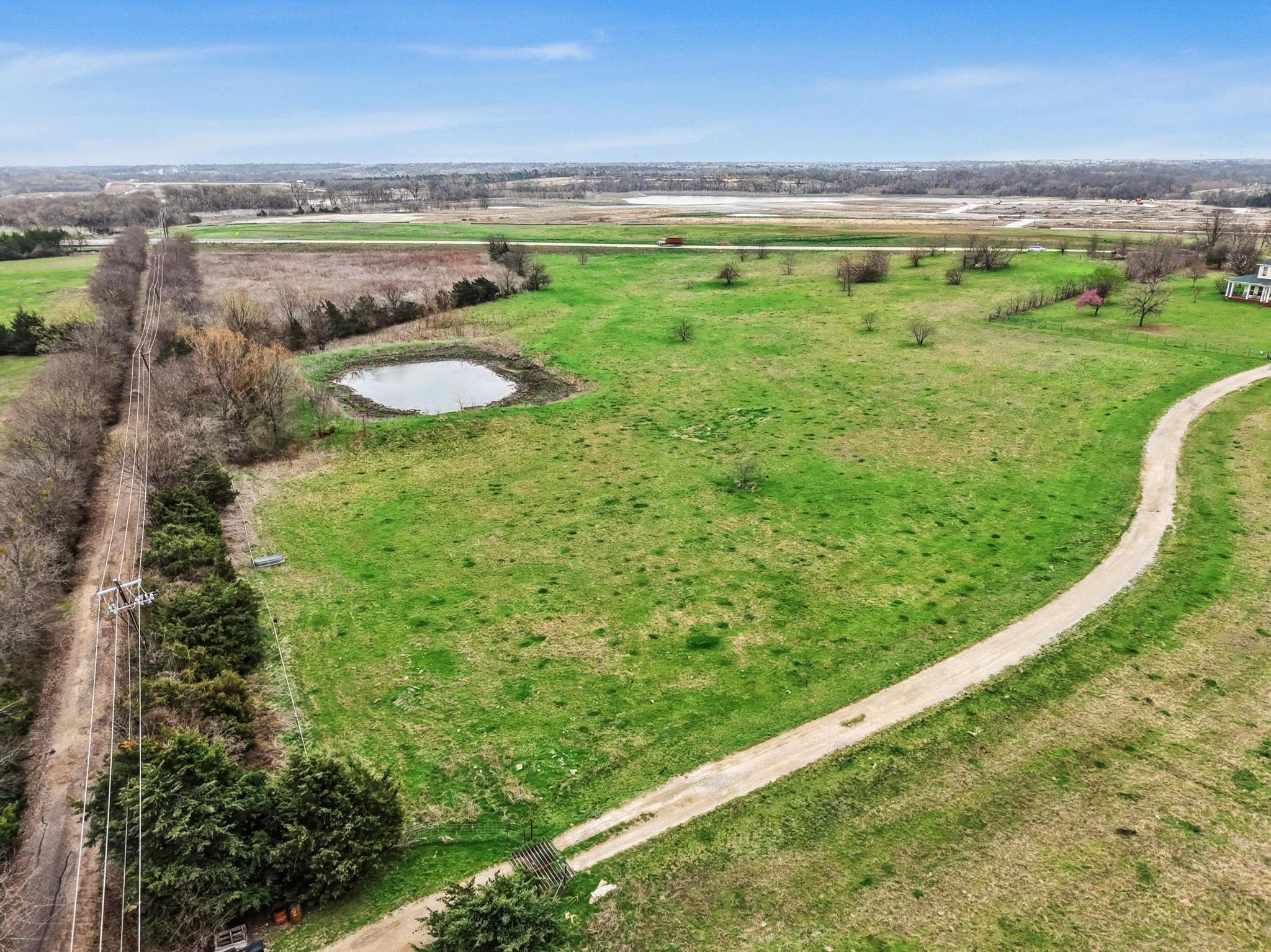 main property photo 25