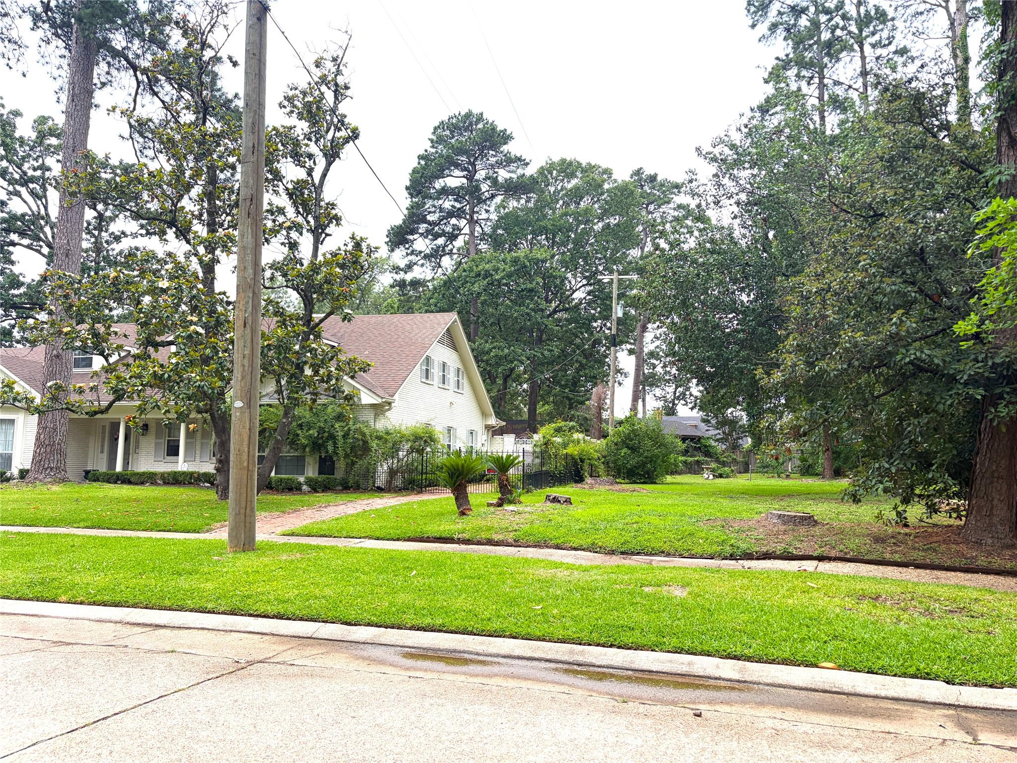 main property photo 31