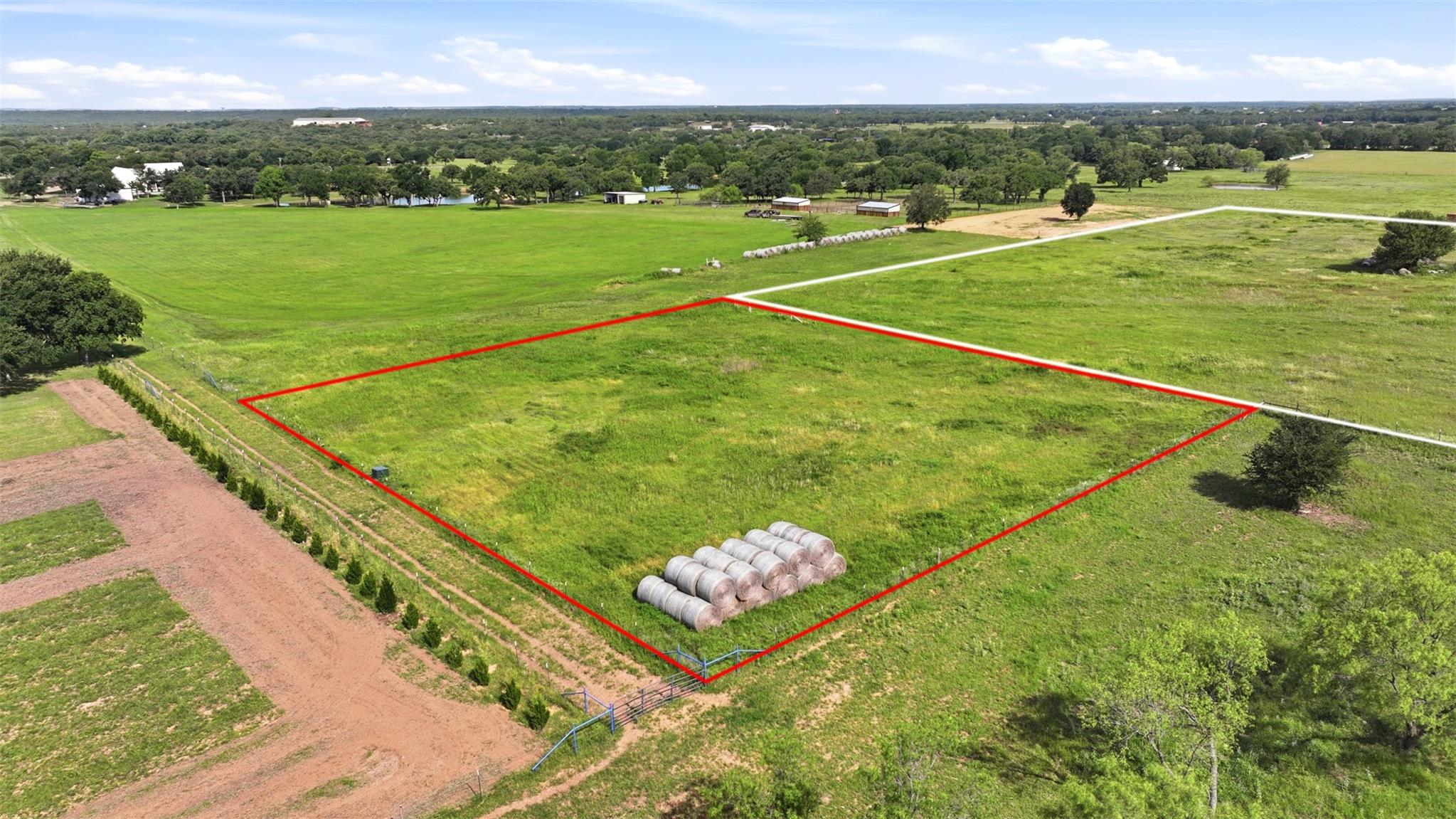 main property photo 10
