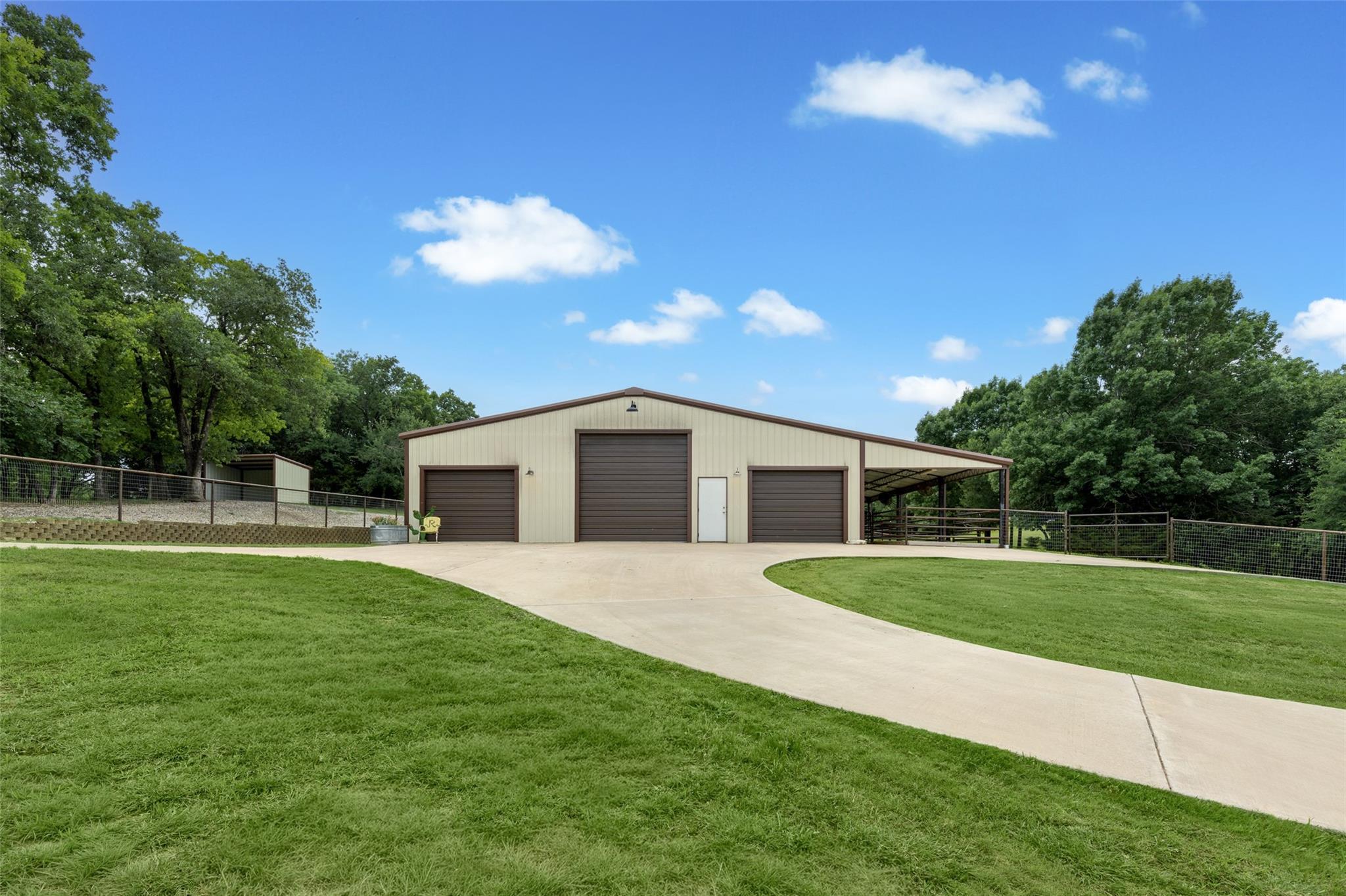 main property photo 36