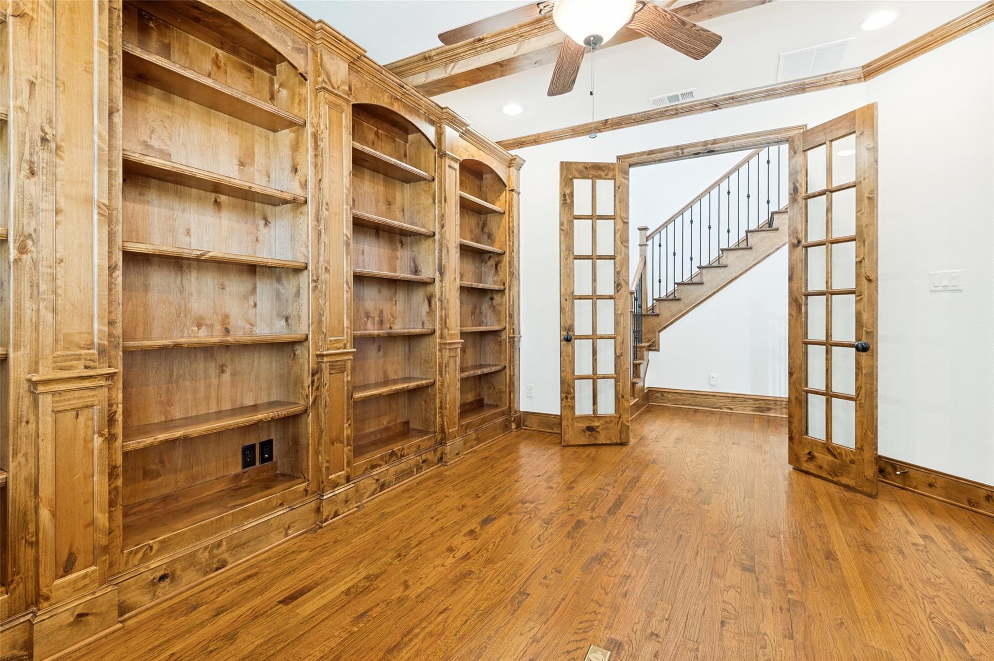 main property photo 25