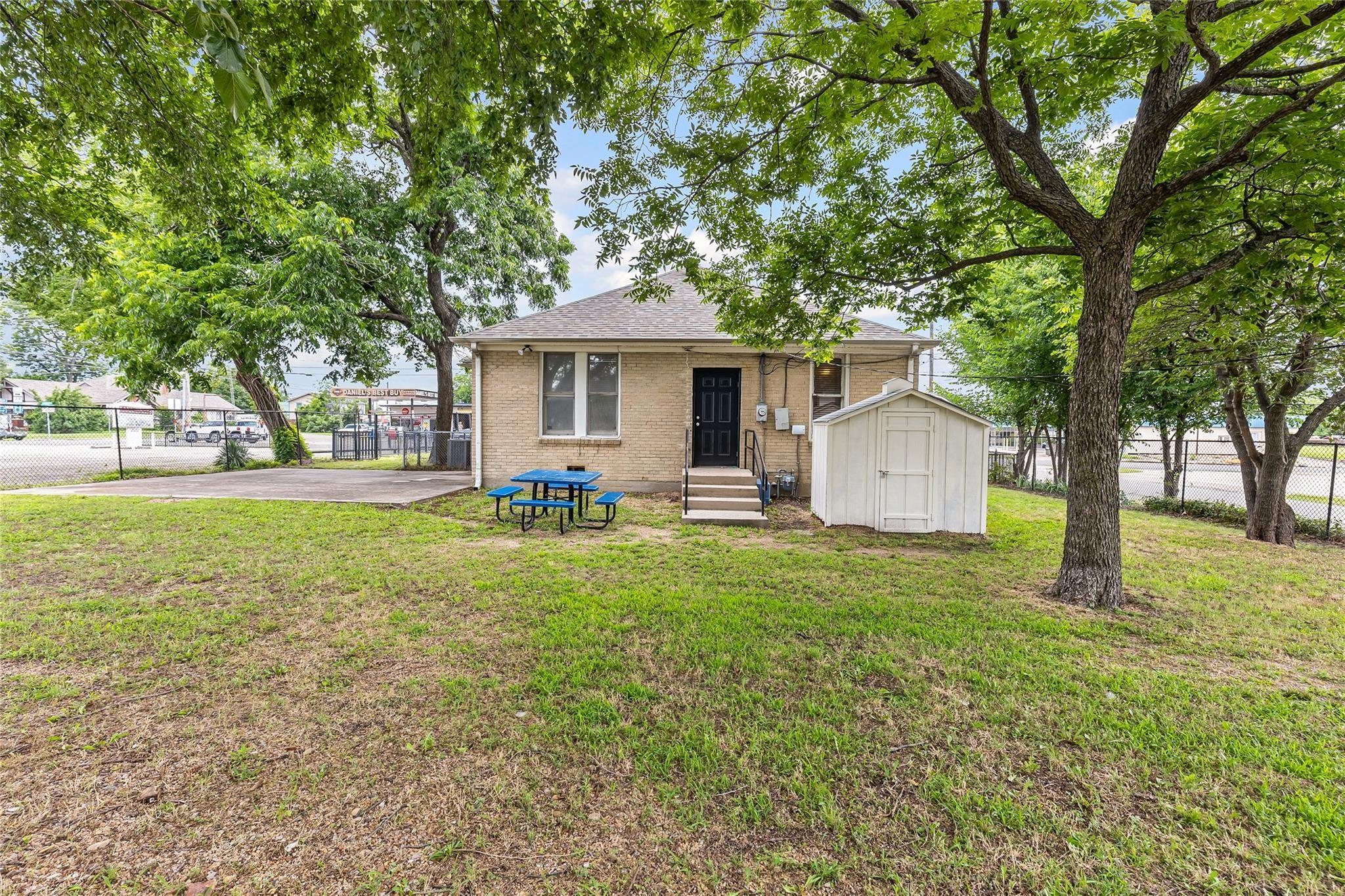 main property photo 23