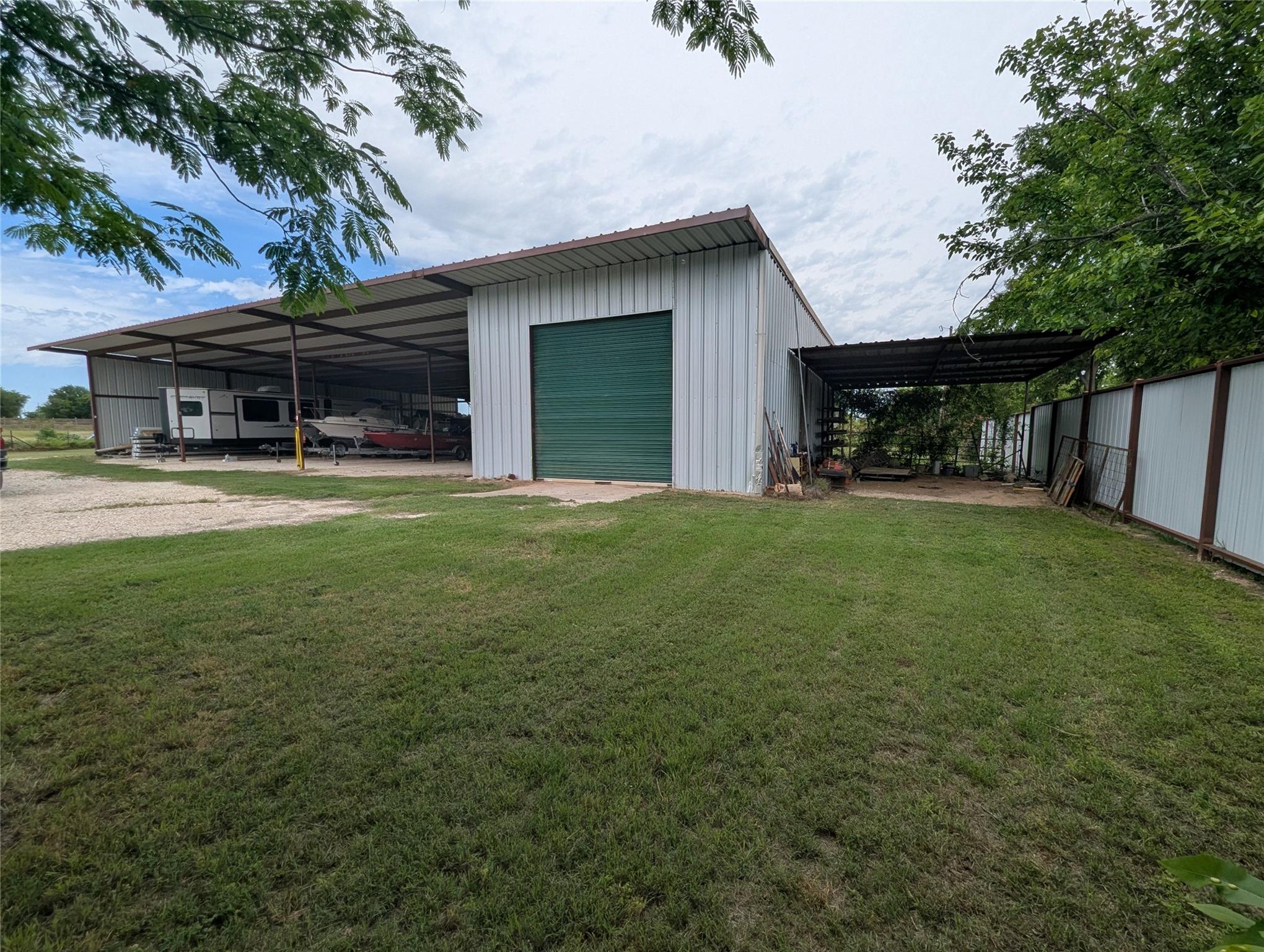 main property photo 13