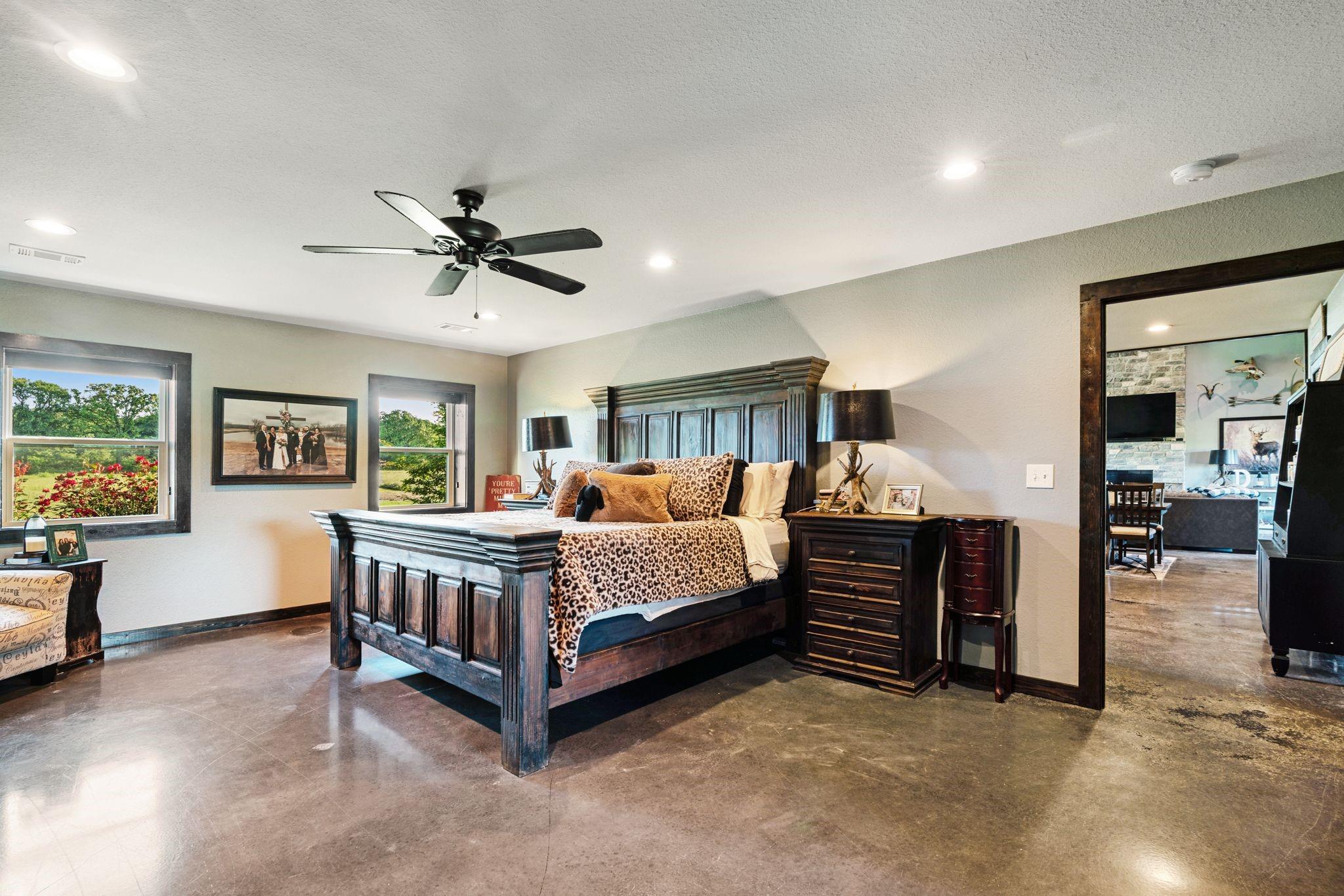 main property photo 18