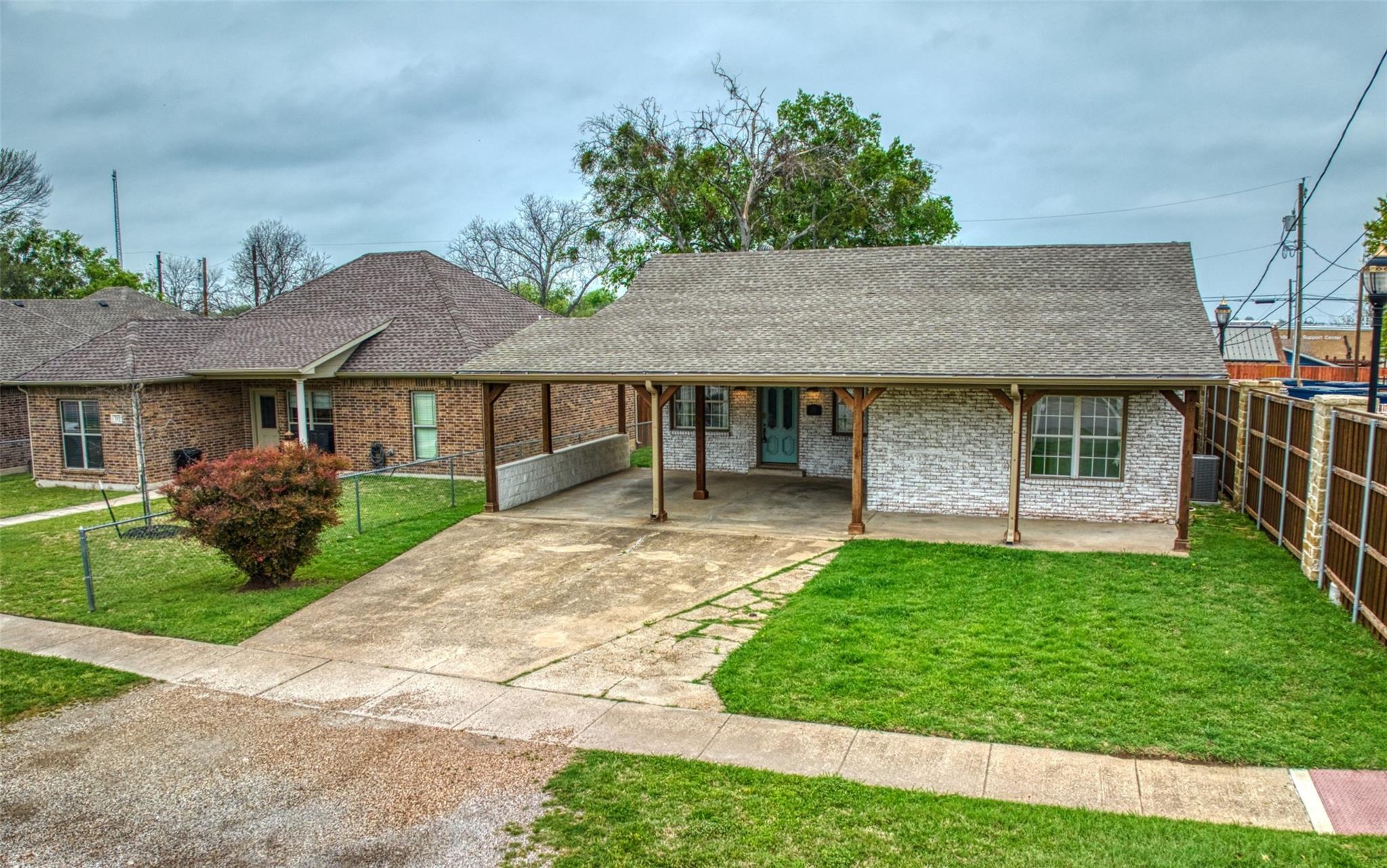 main property photo 3