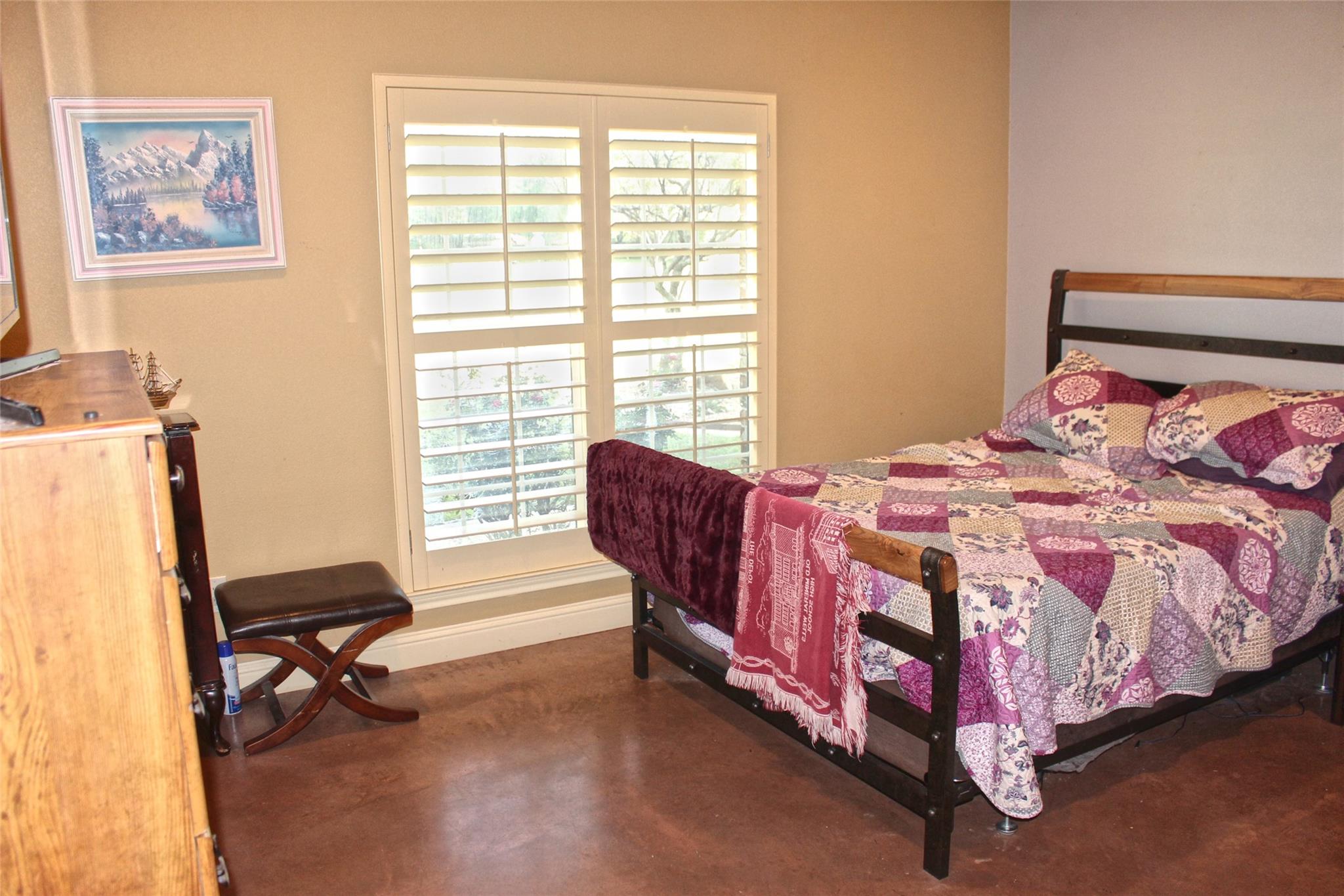 main property photo 25