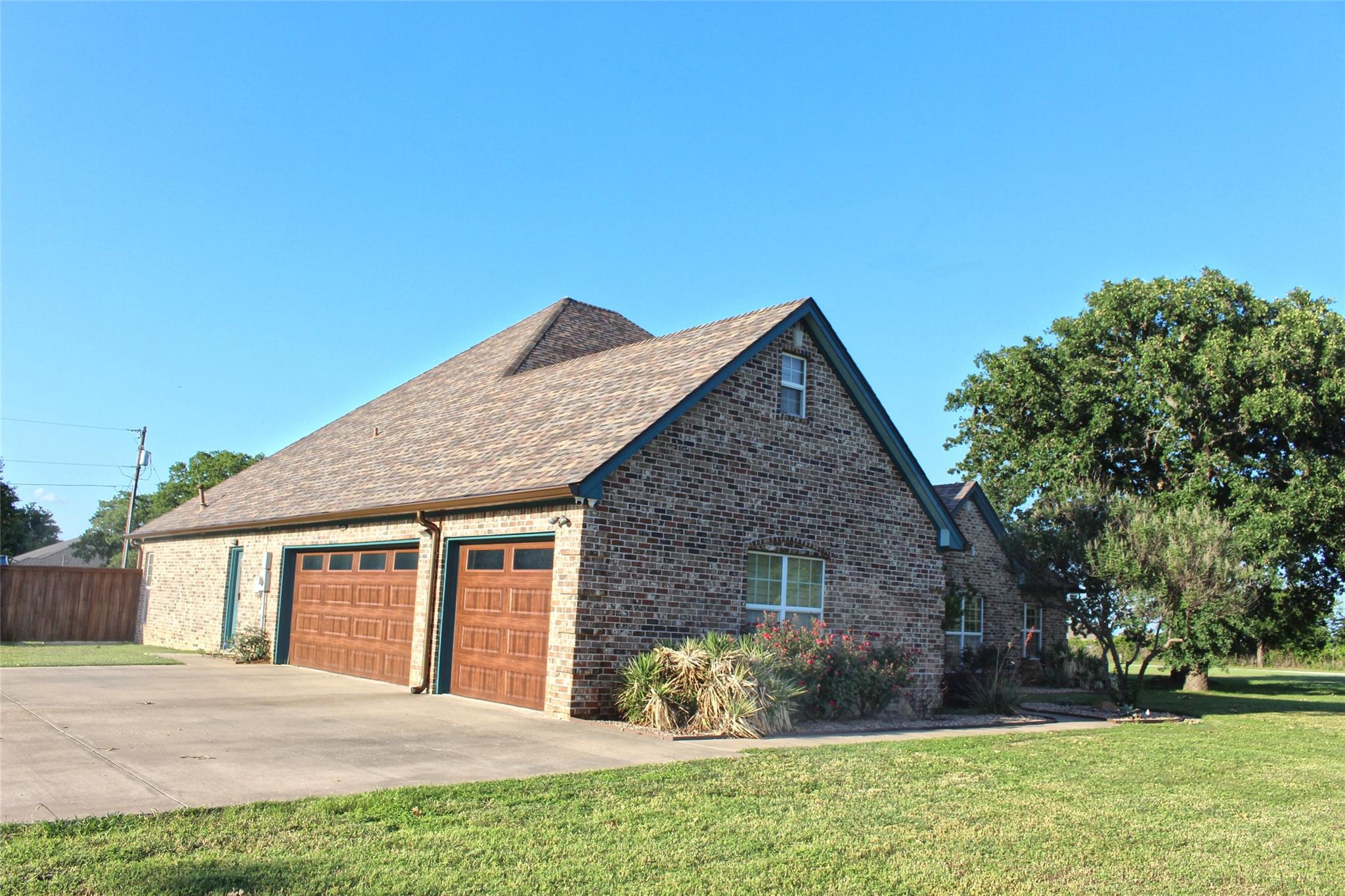 main property photo 36