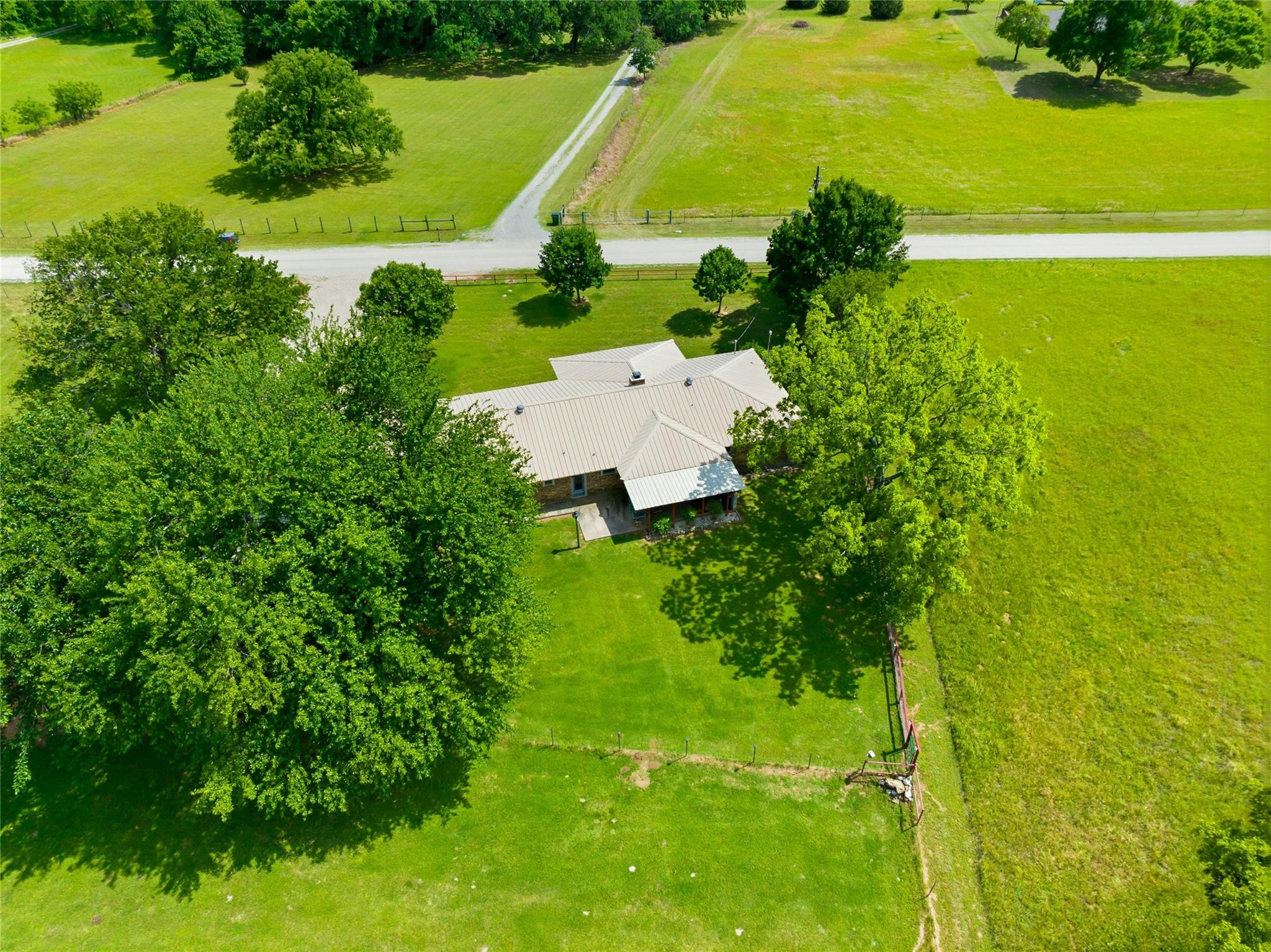 main property photo 11