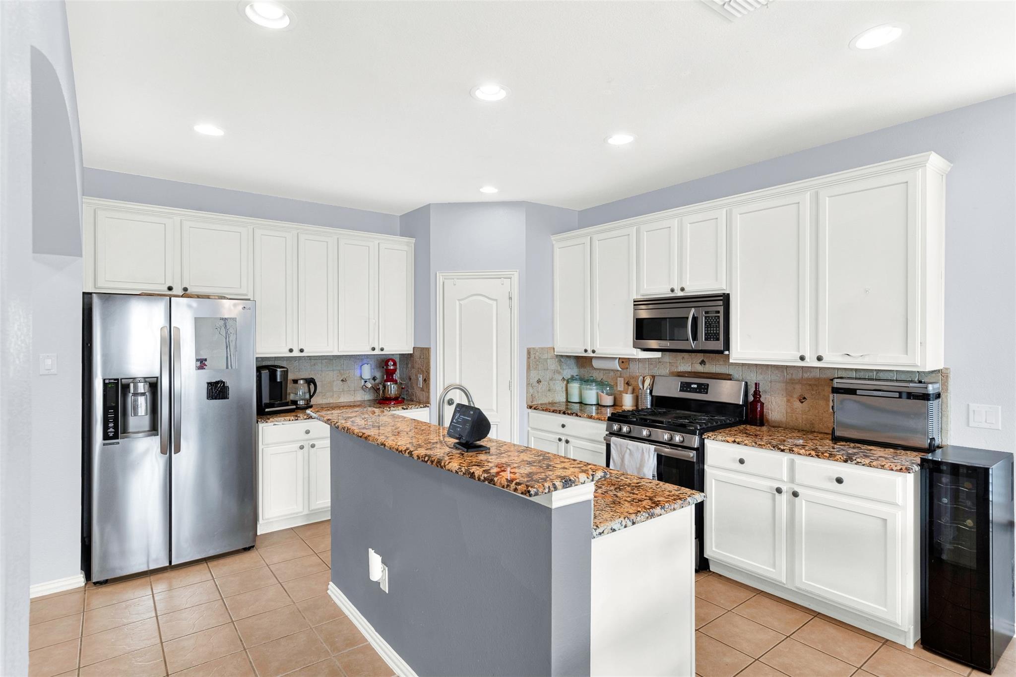 main property photo 9