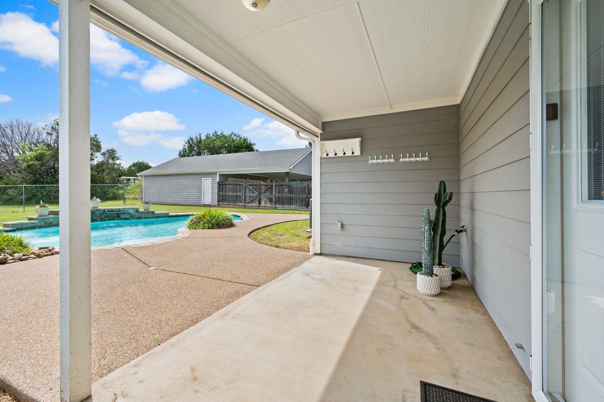 main property photo 23