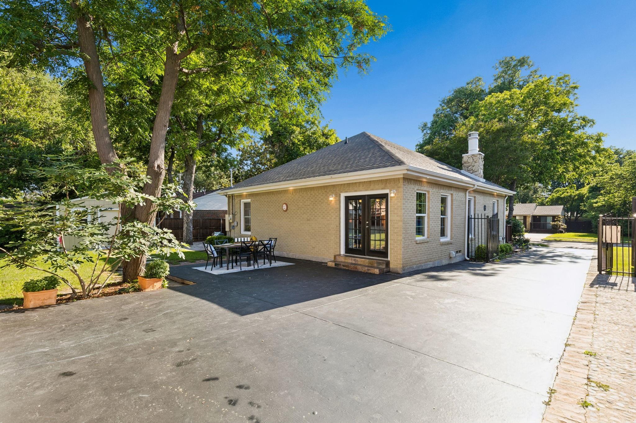 main property photo 35