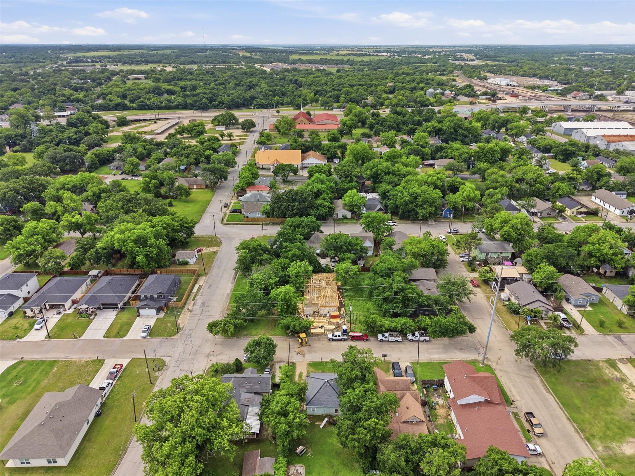 main property photo 13