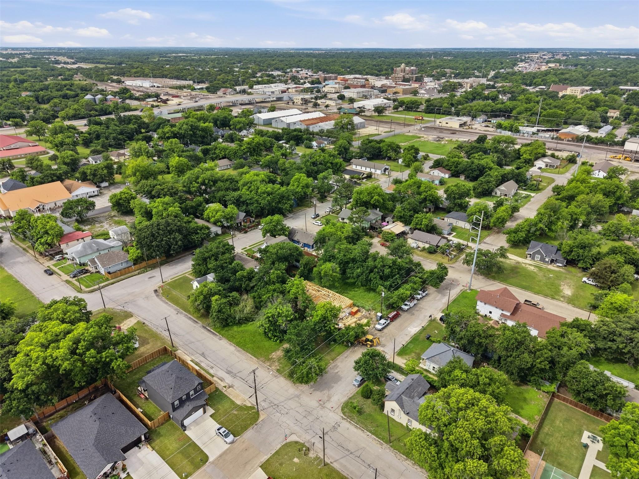 main property photo 37