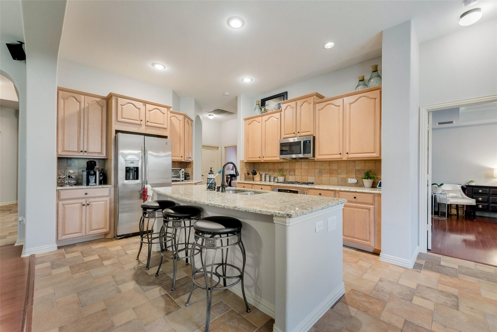 main property photo 10