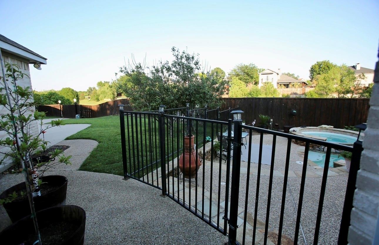 main property photo 13