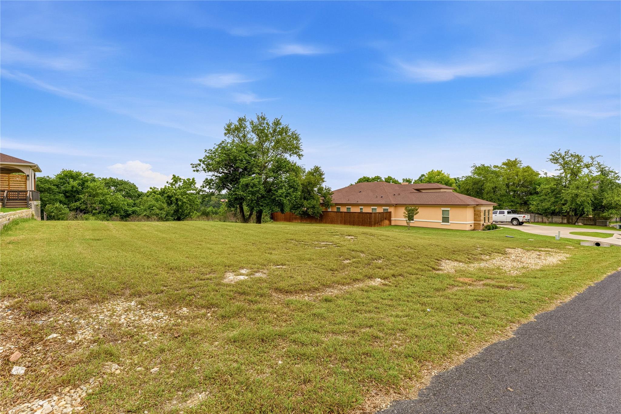 main property photo 10