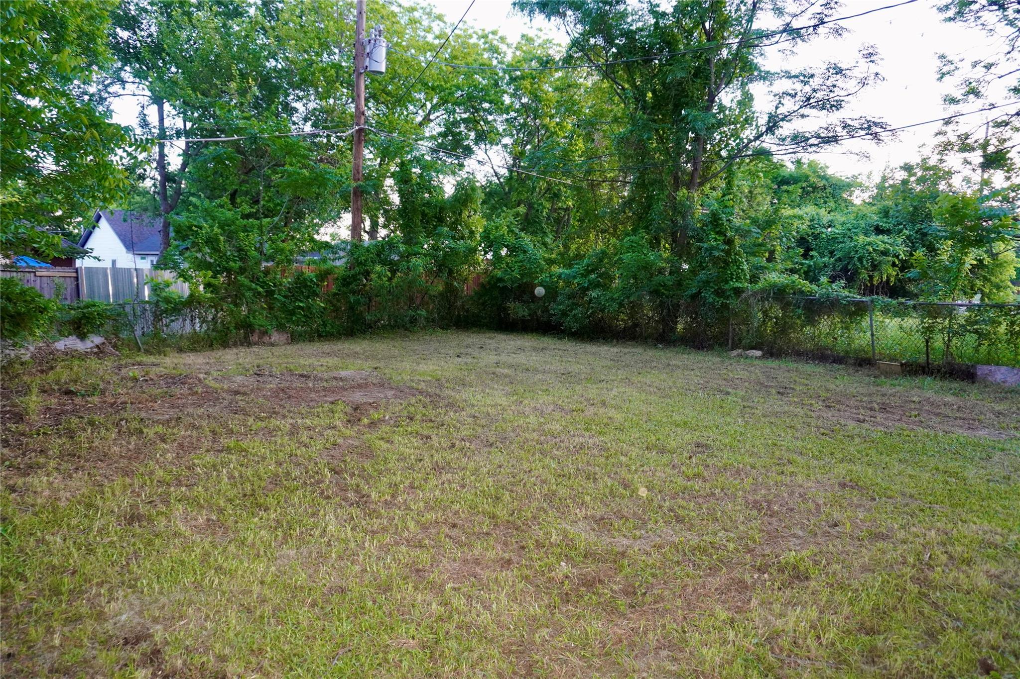 main property photo 13