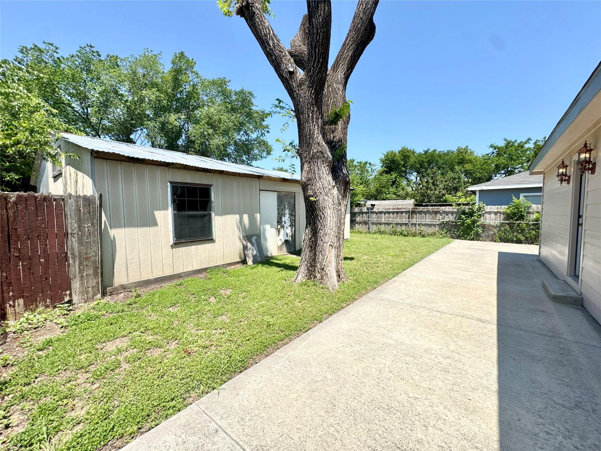 main property photo 31