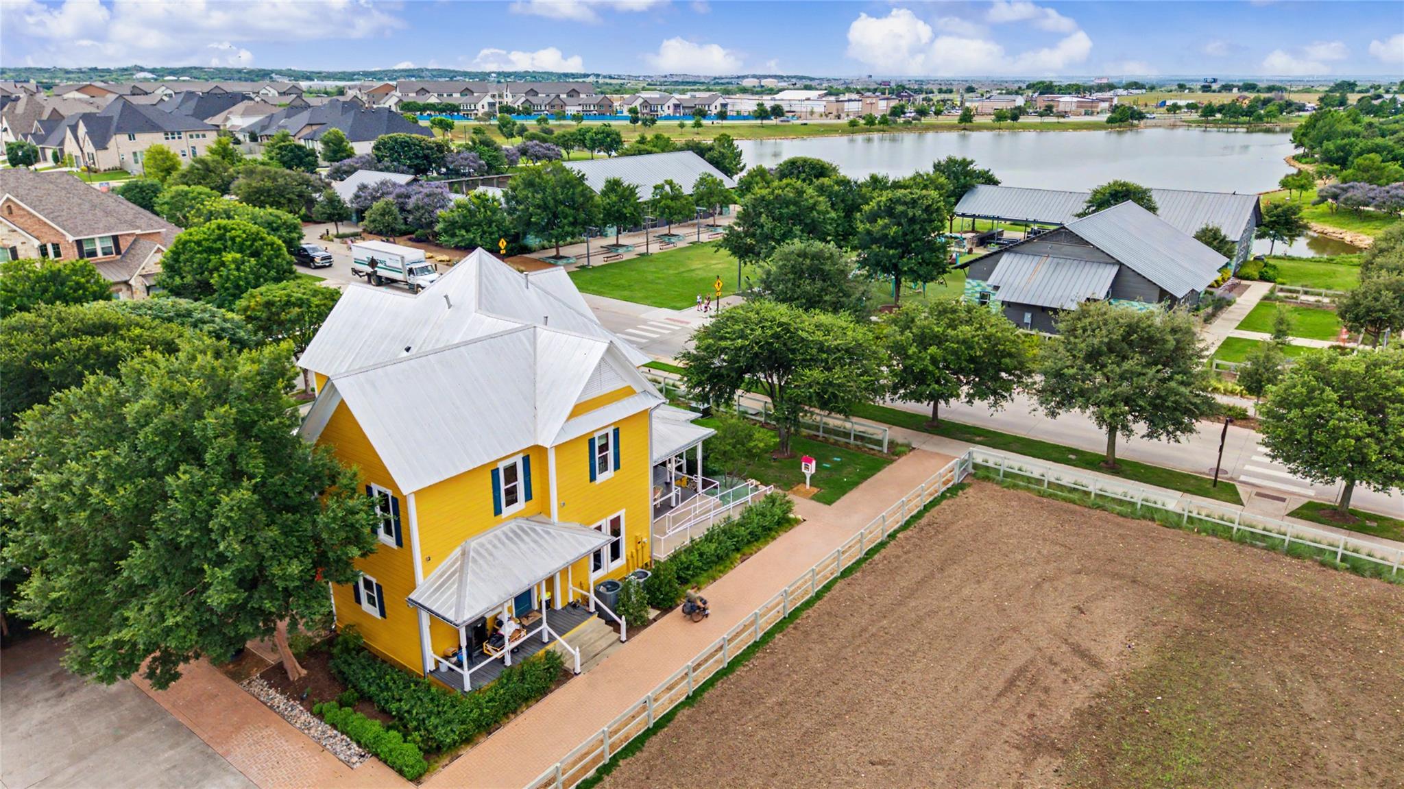 main property photo 37
