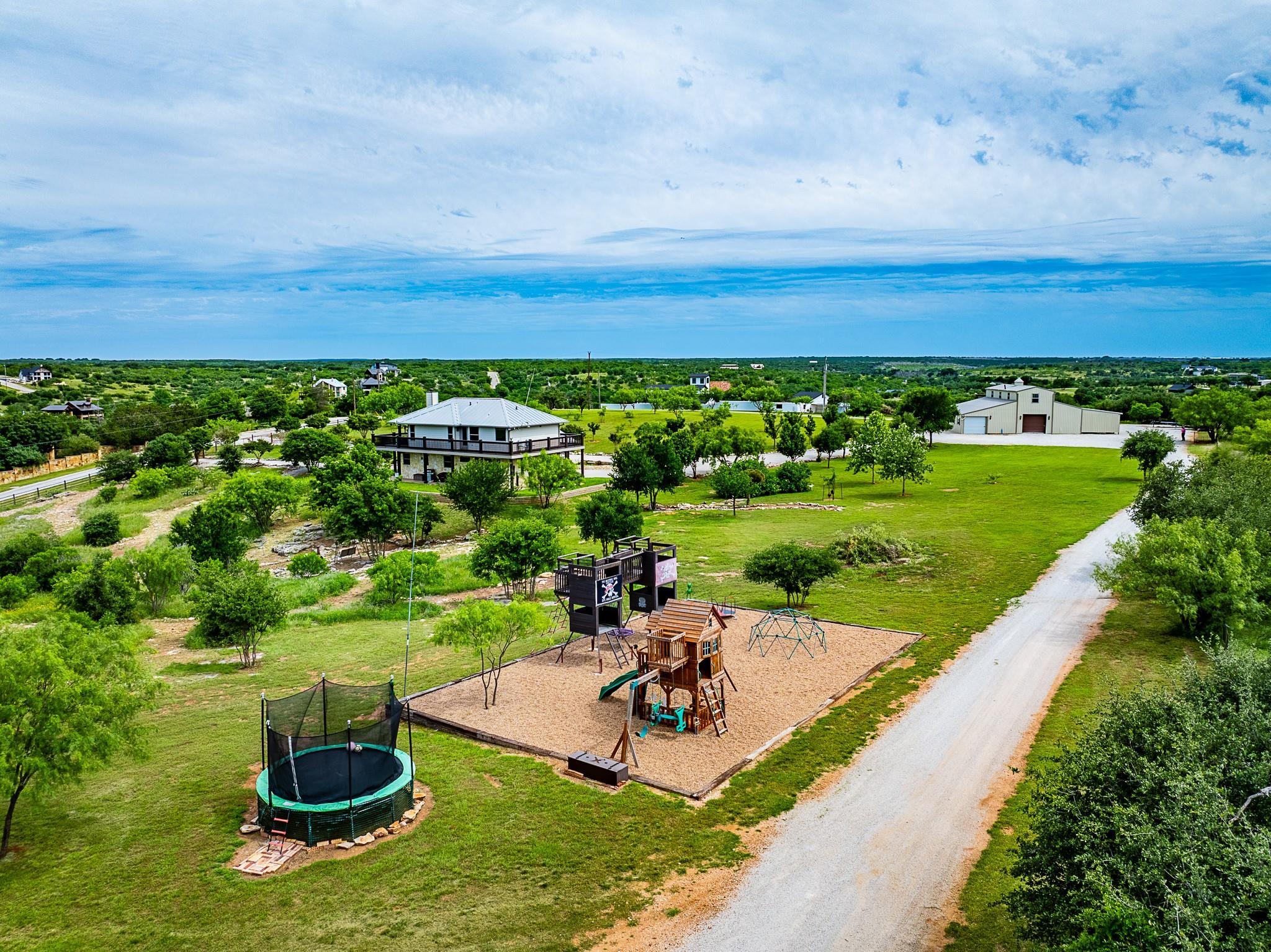 main property photo 33
