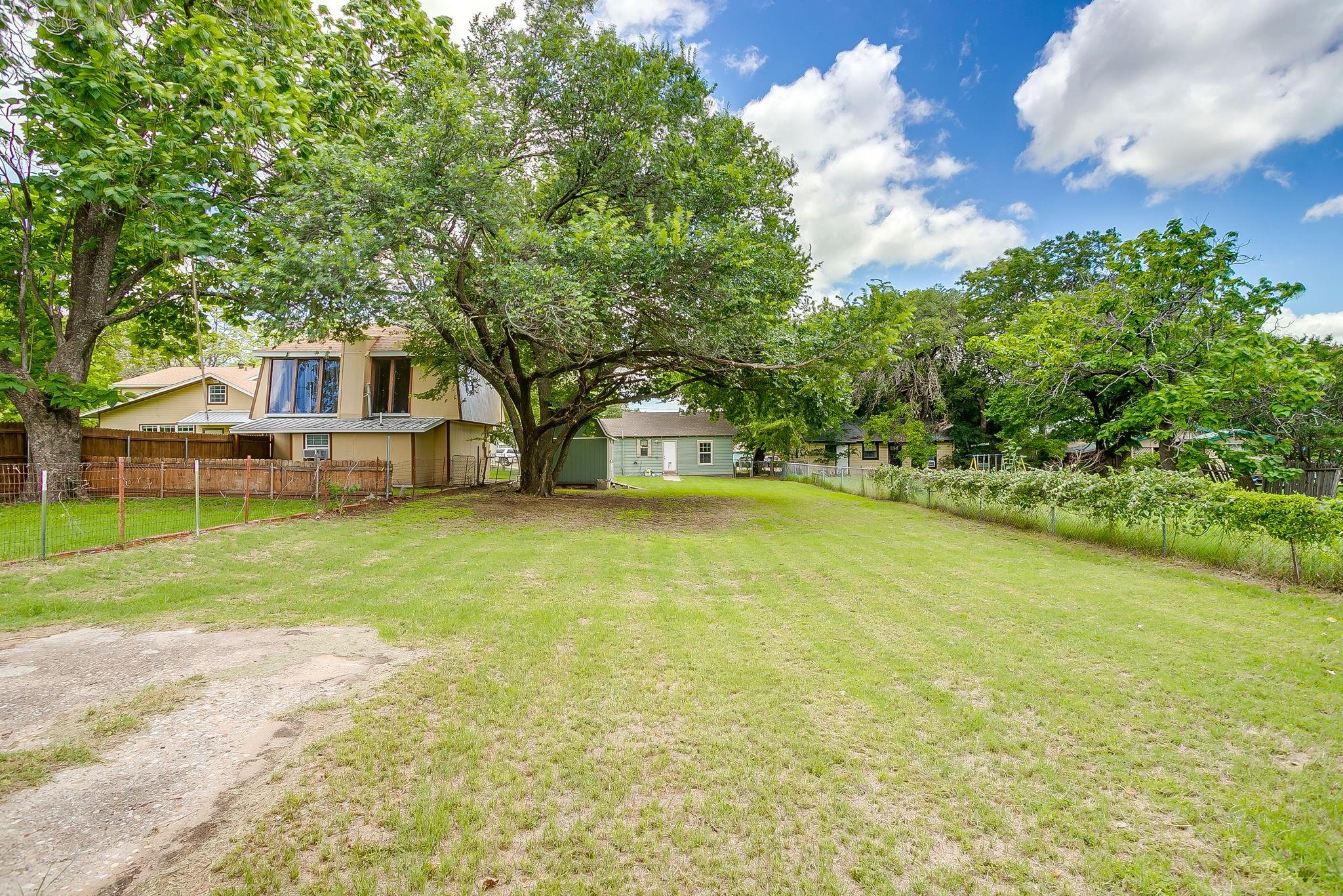 main property photo 28