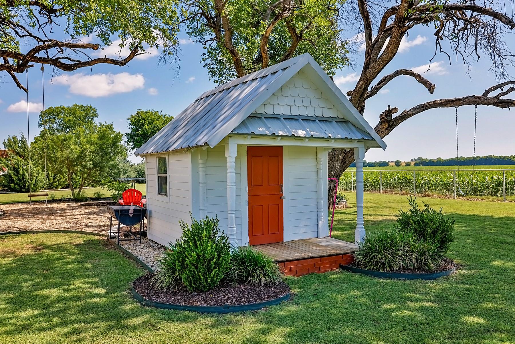 main property photo 5