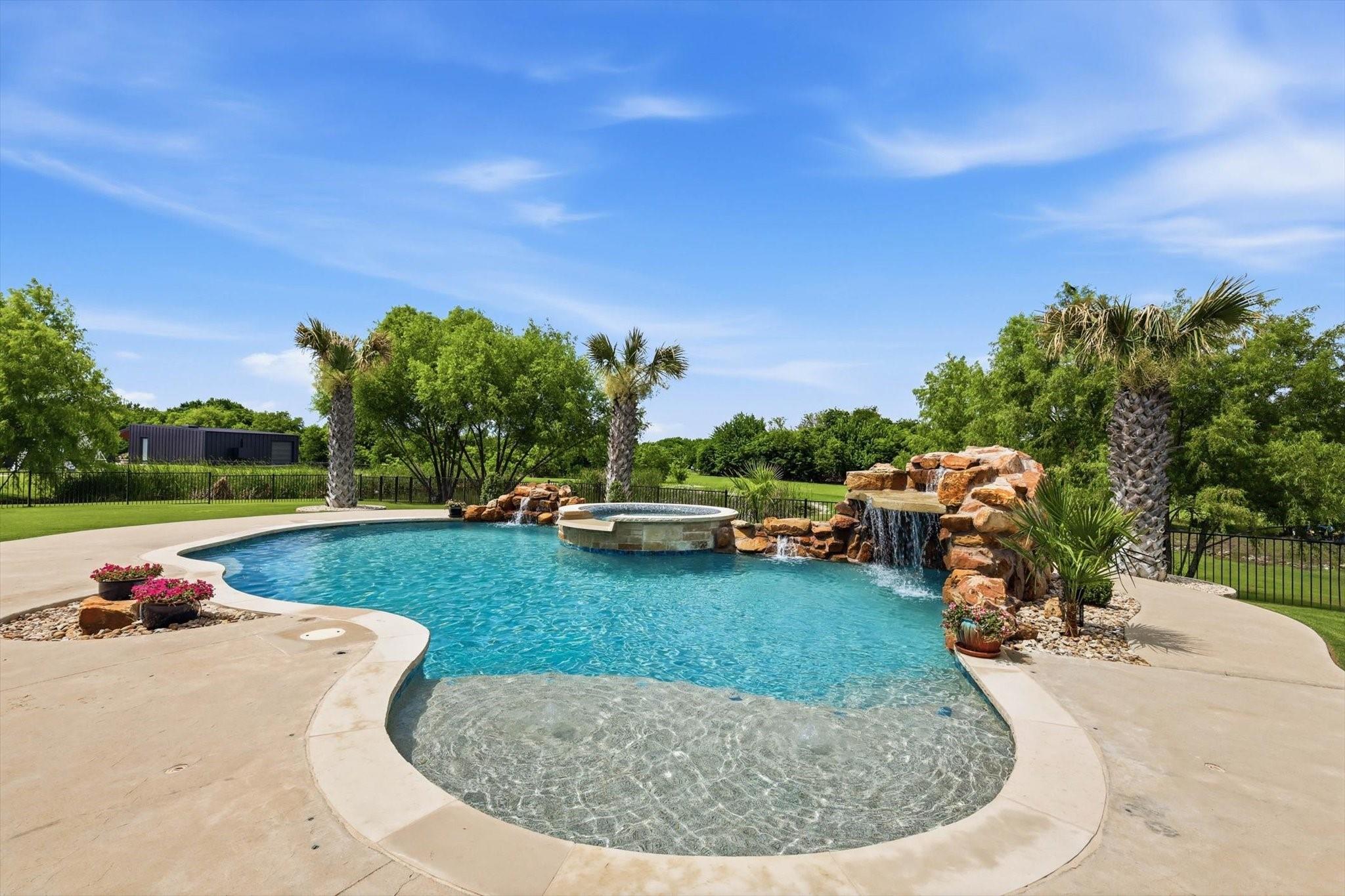 main property photo 30