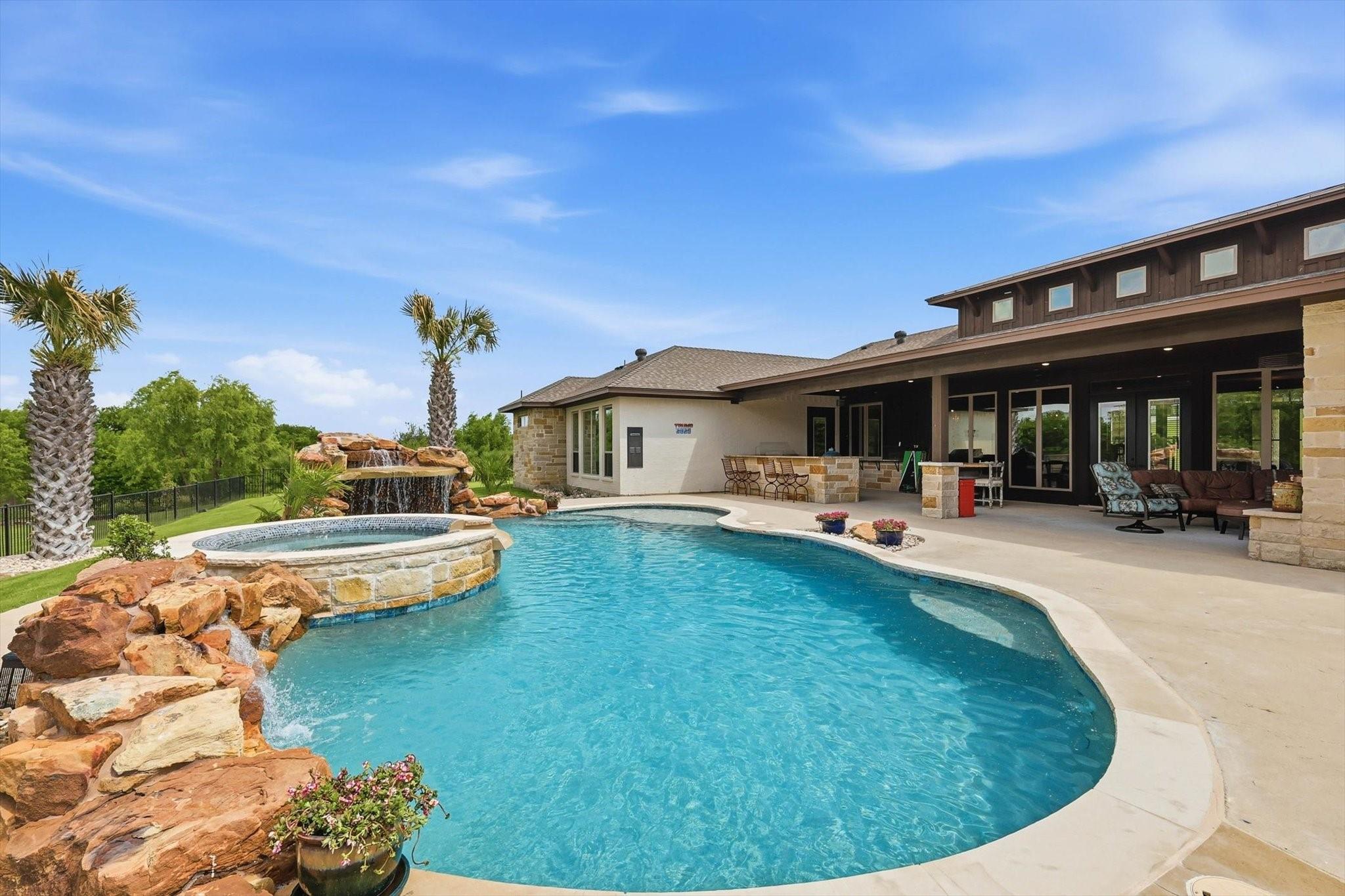 main property photo 33