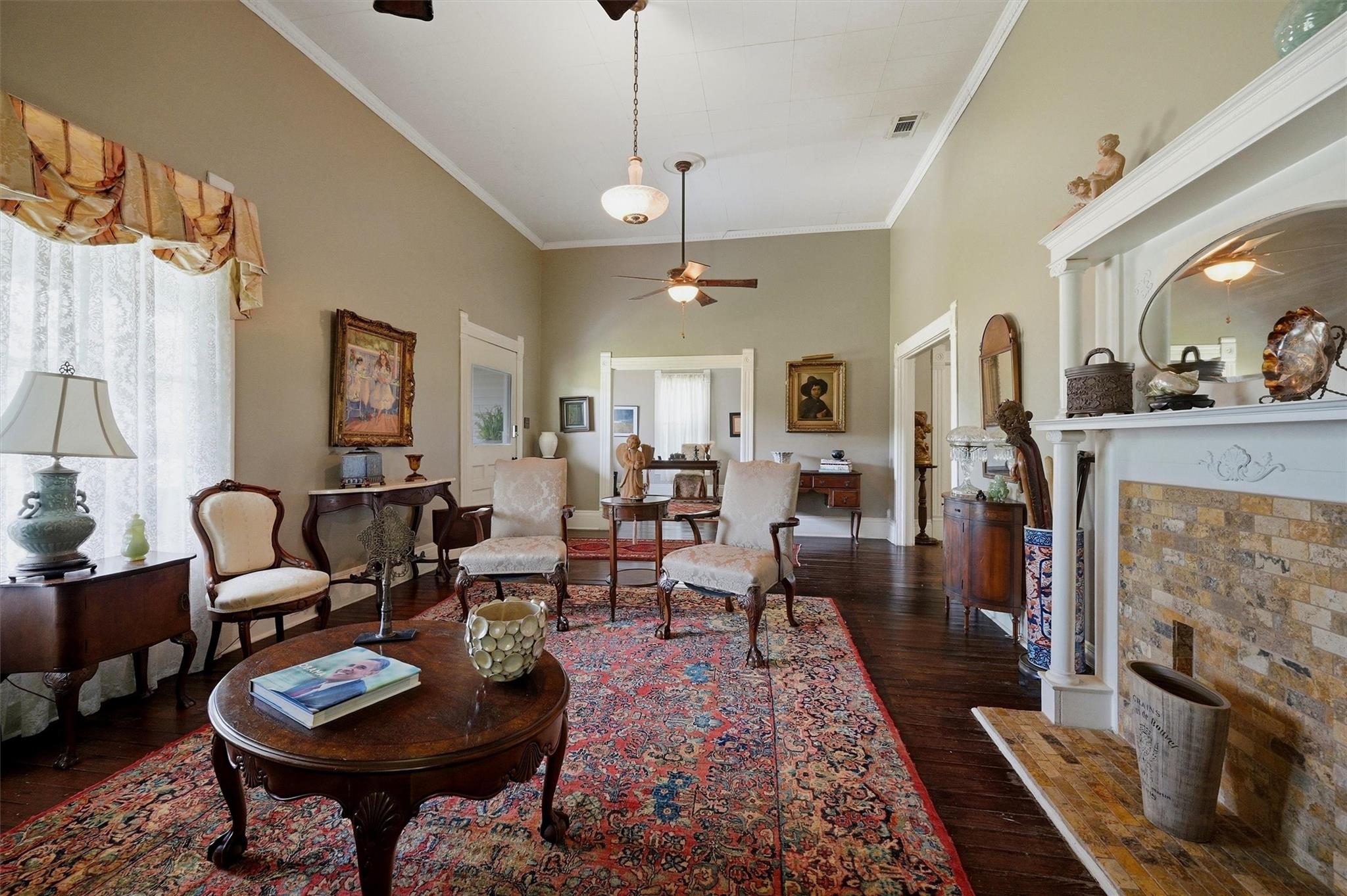 main property photo 11