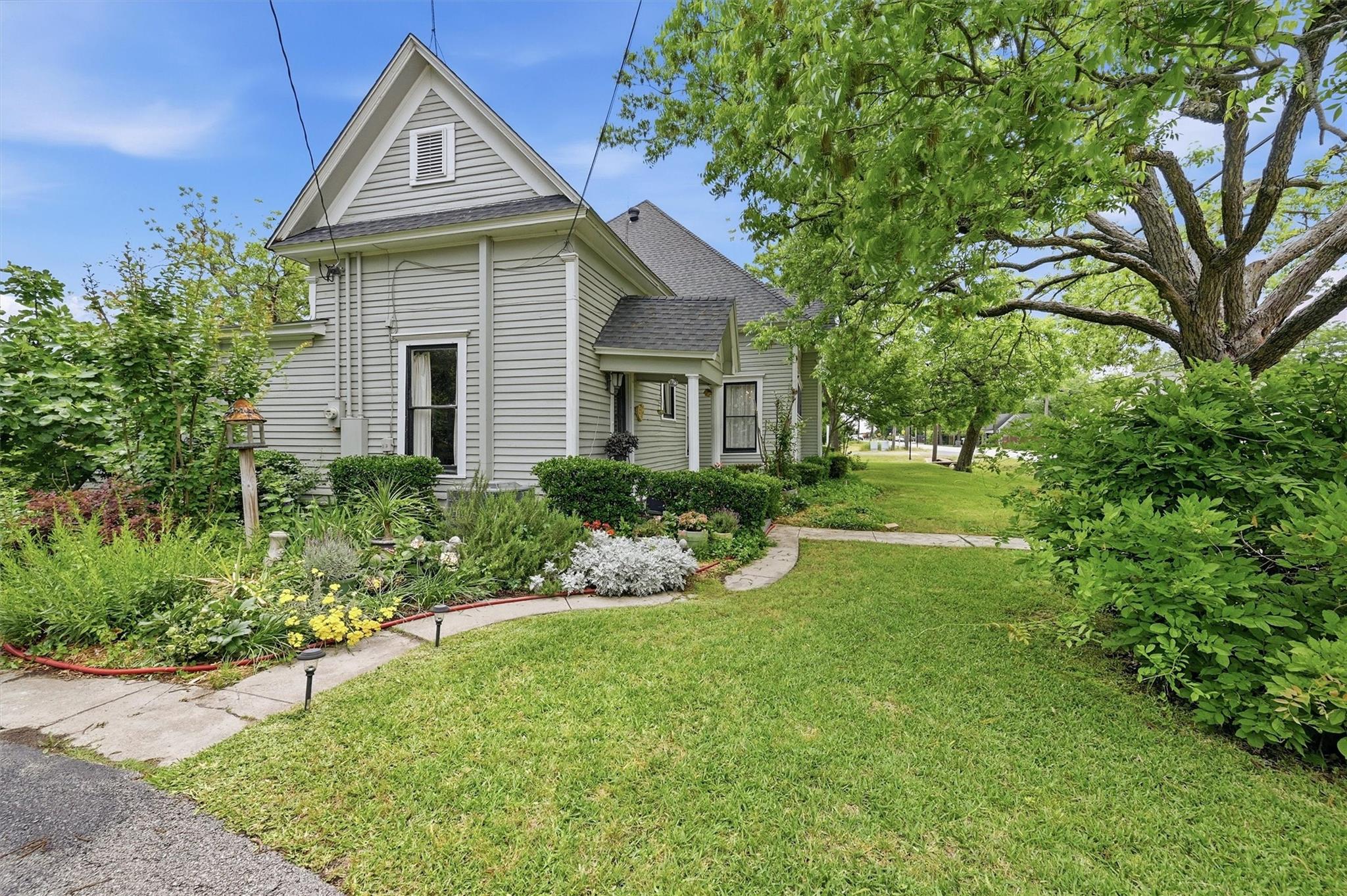 main property photo 38