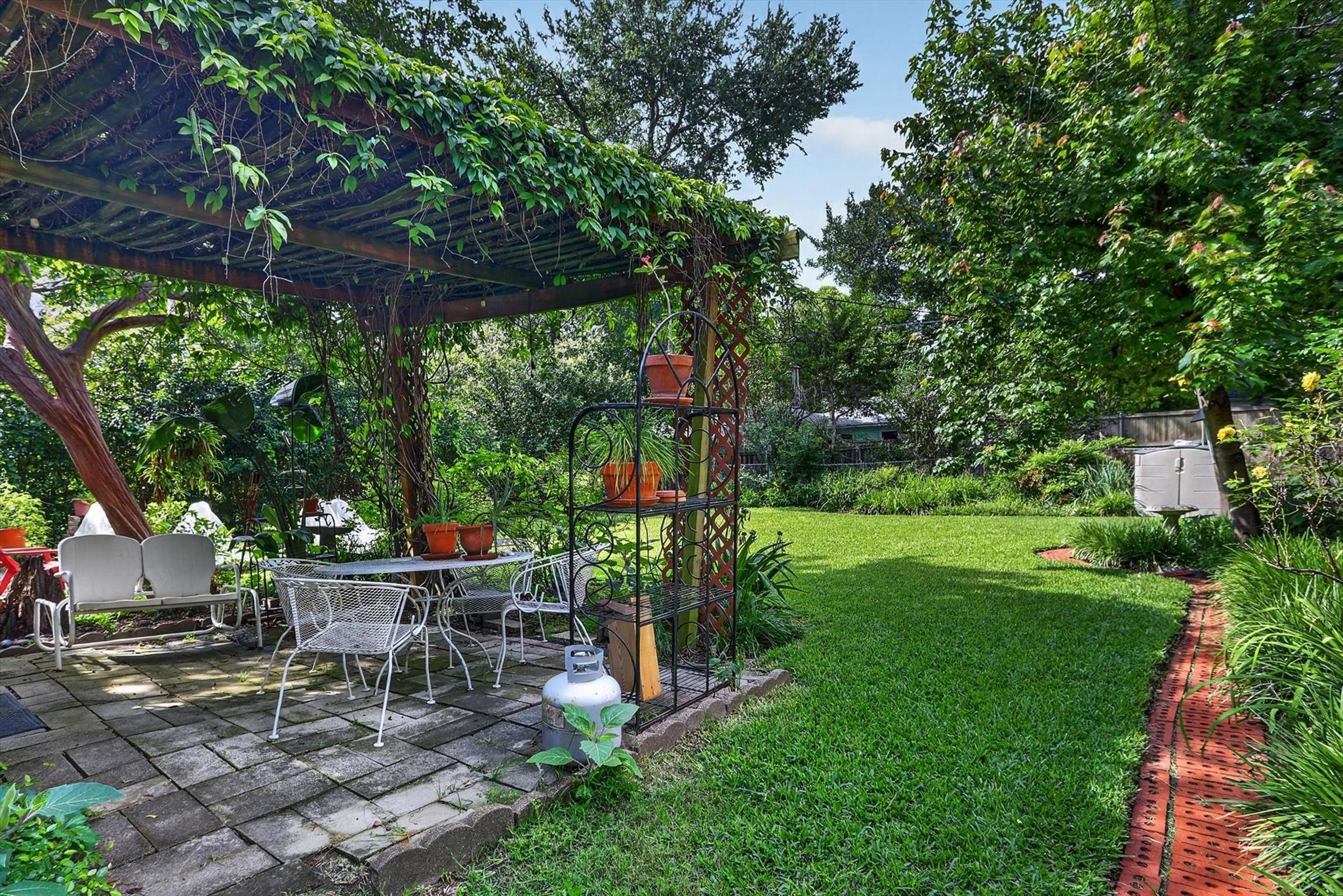 main property photo 20