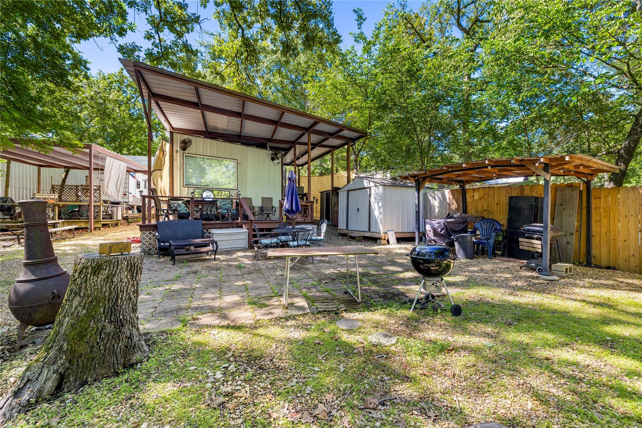 main property photo 6