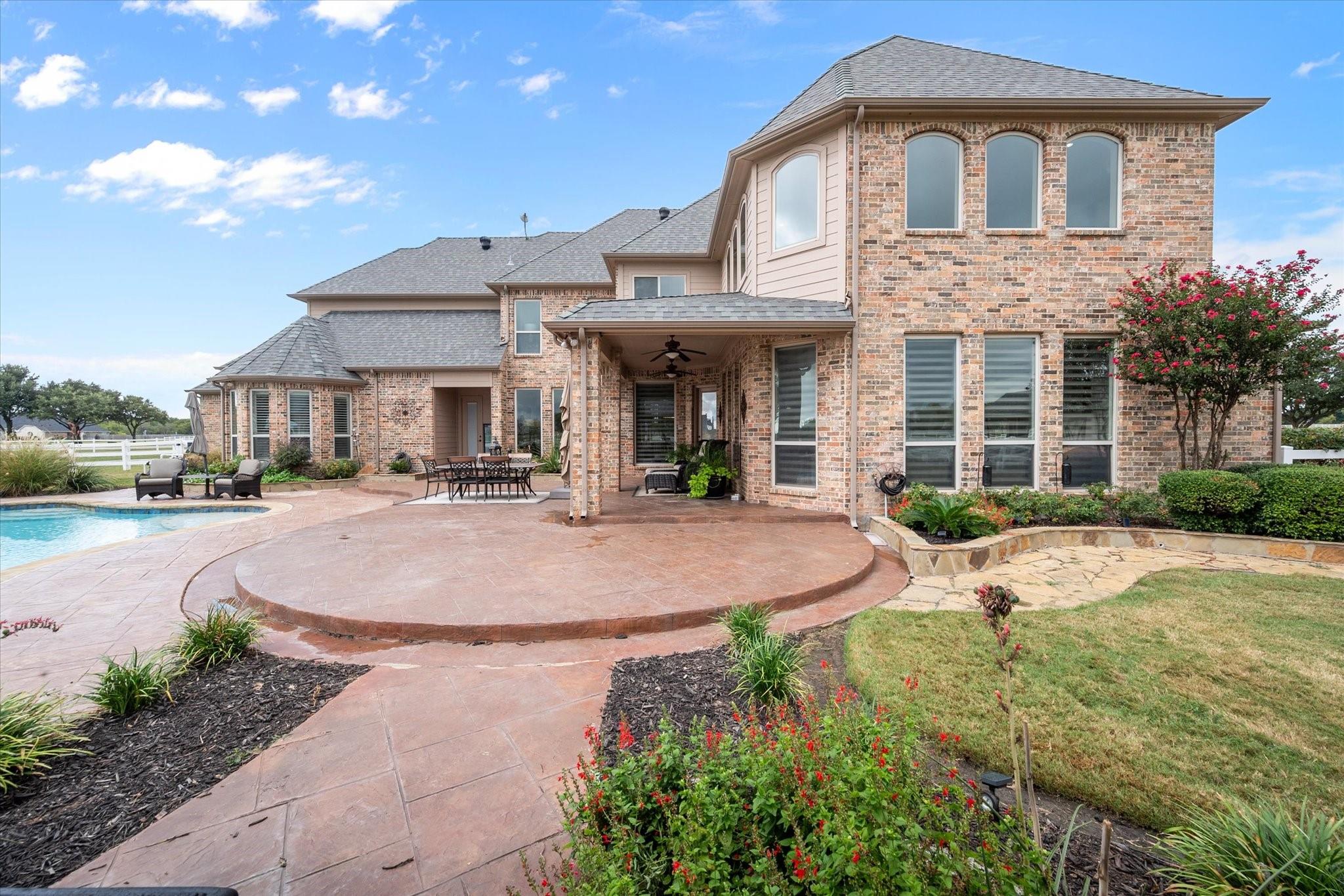 main property photo 30