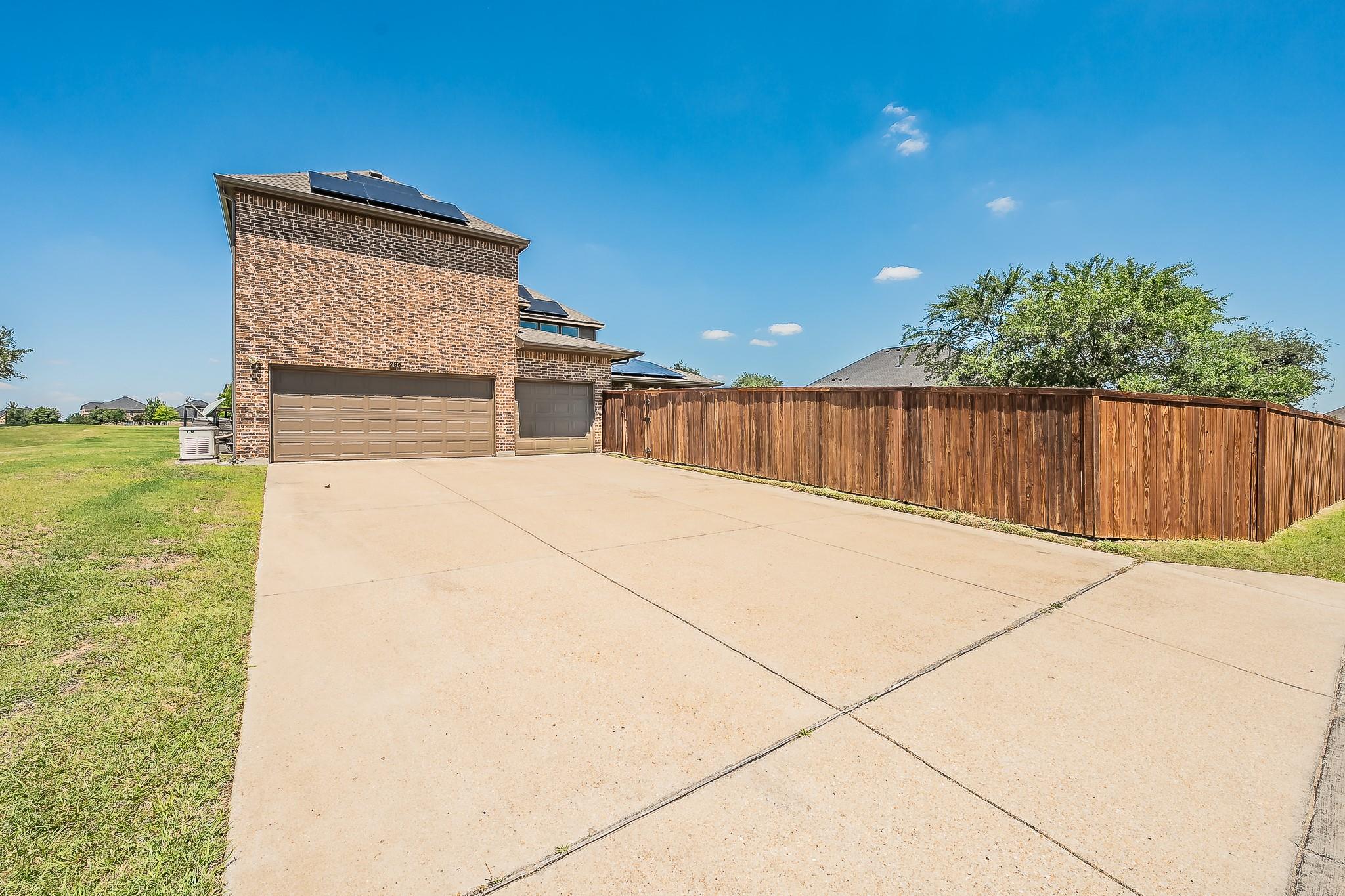 main property photo 31