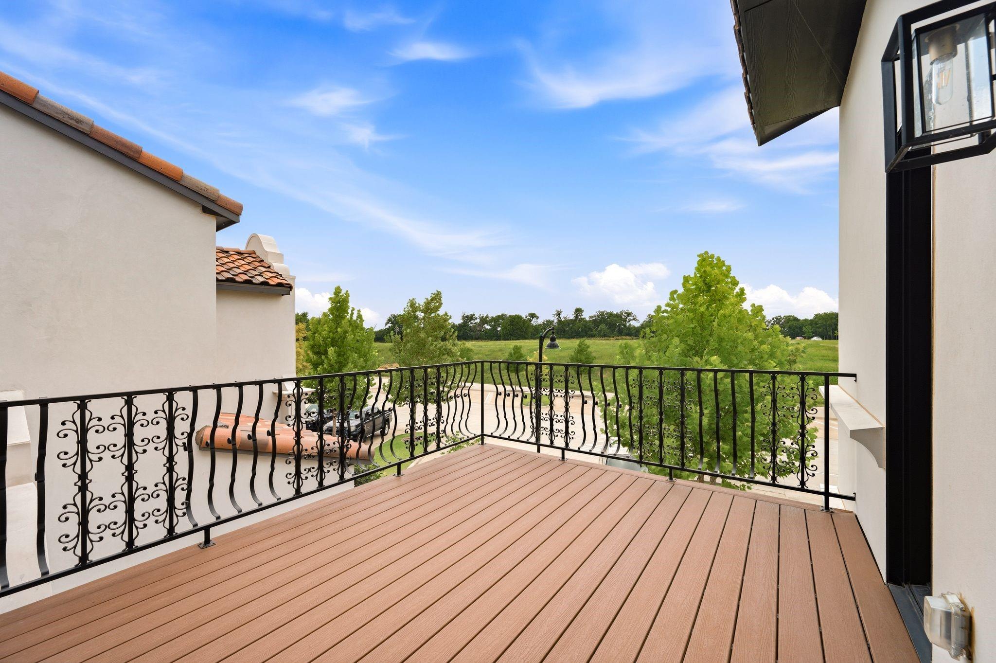 main property photo 31
