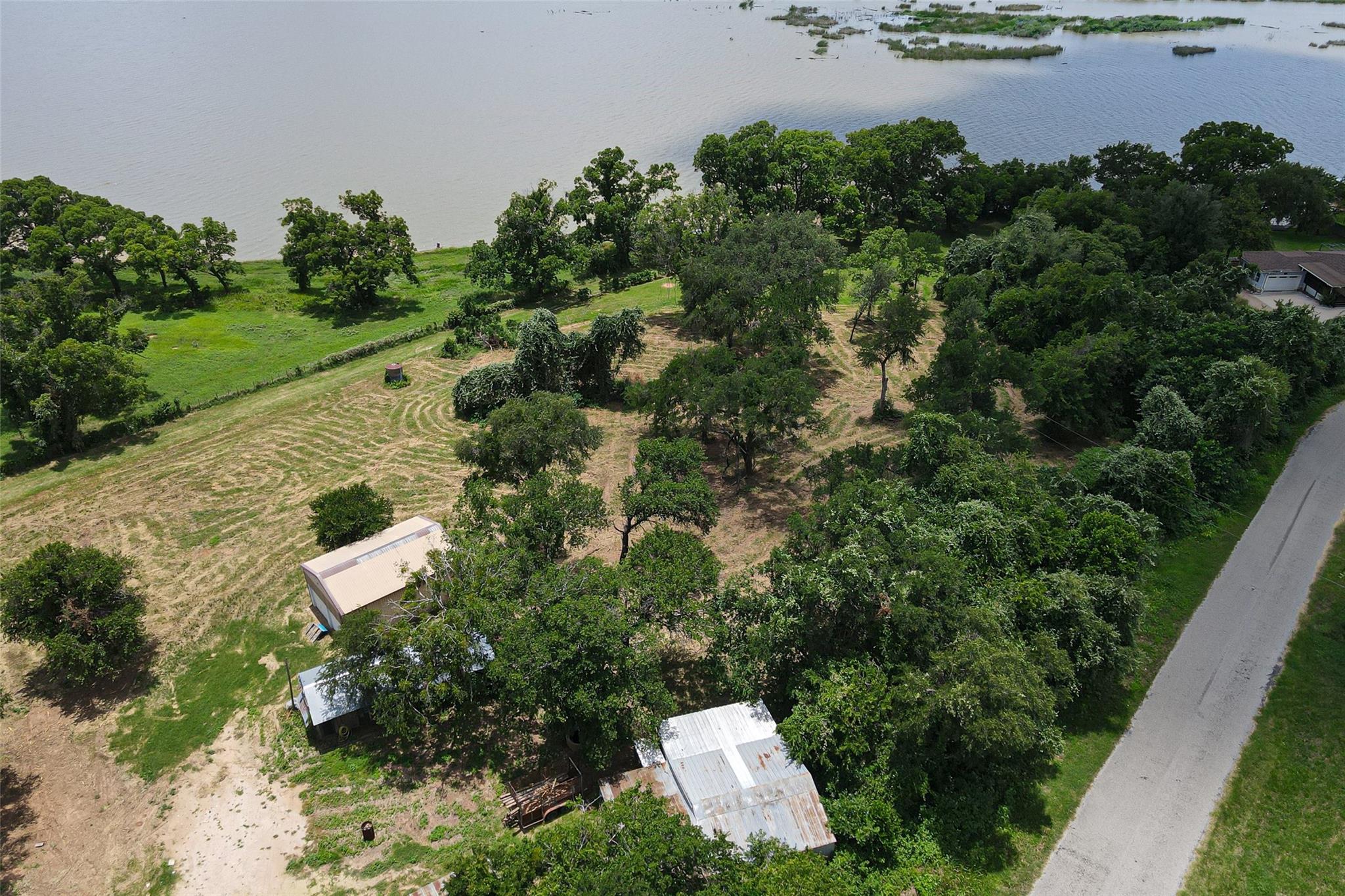 main property photo 34