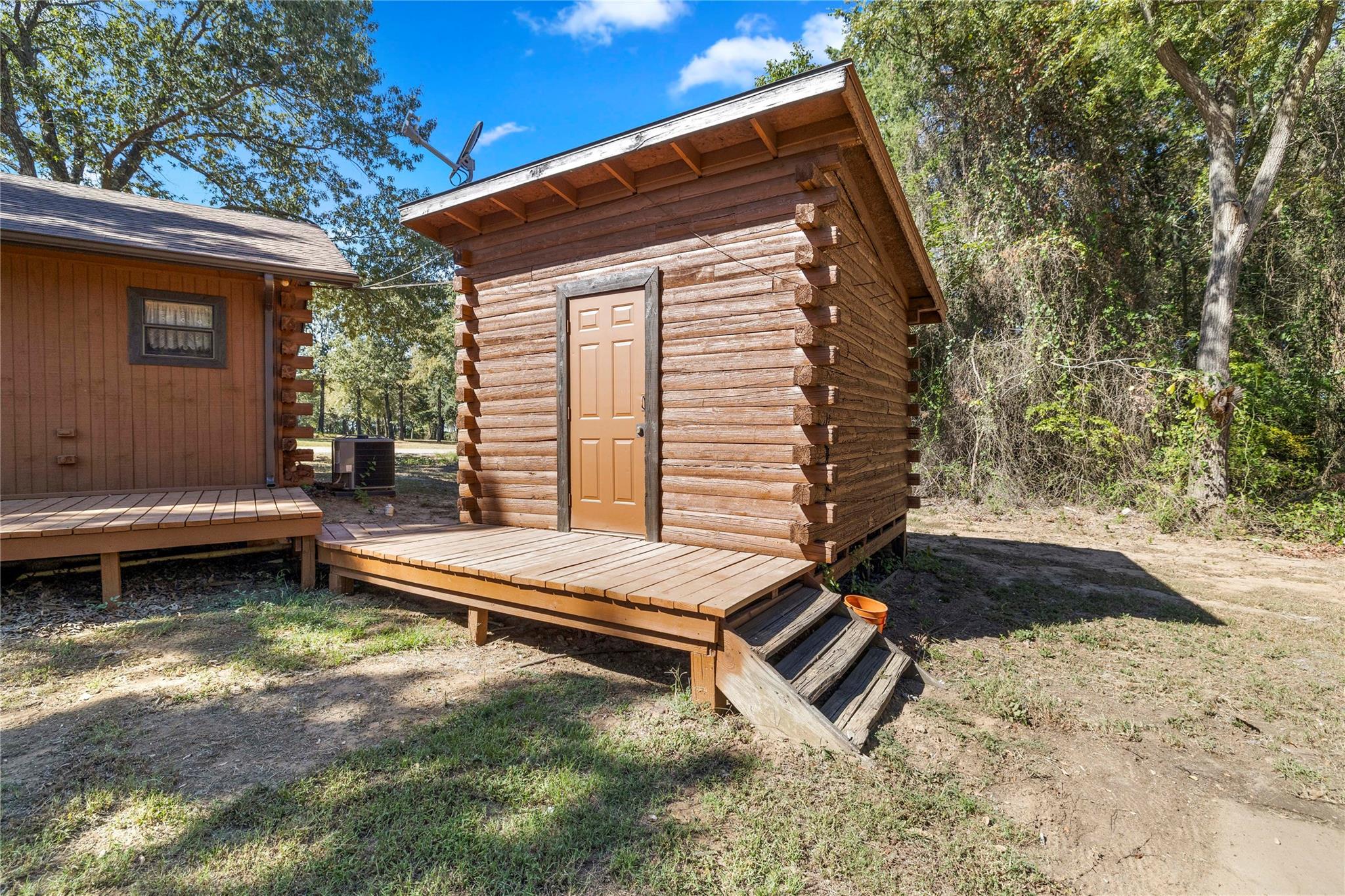 main property photo 13