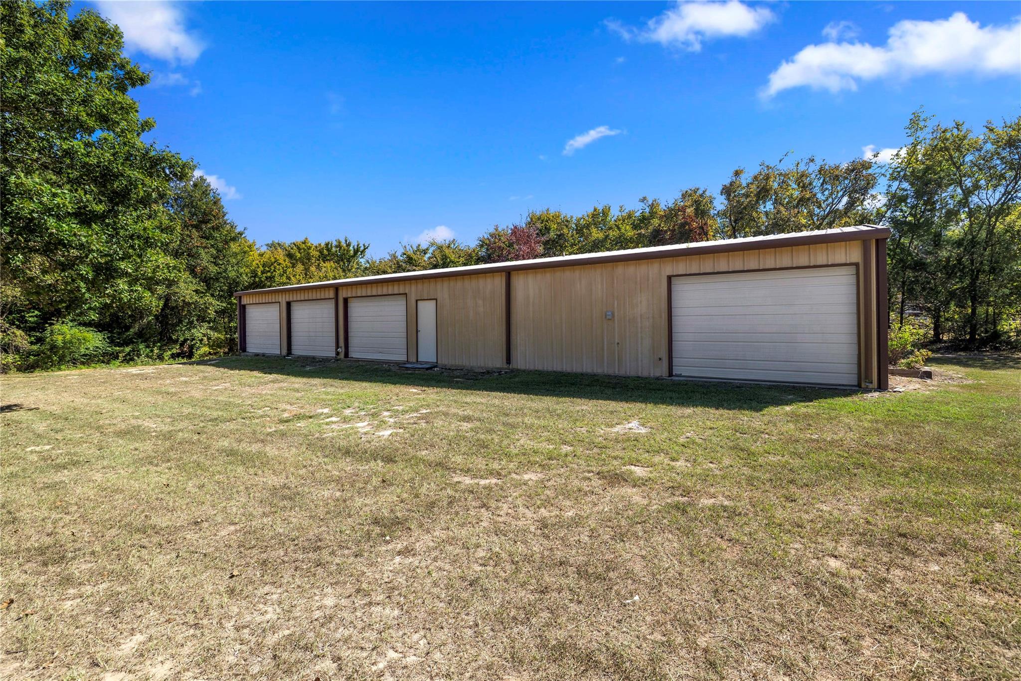 main property photo 14