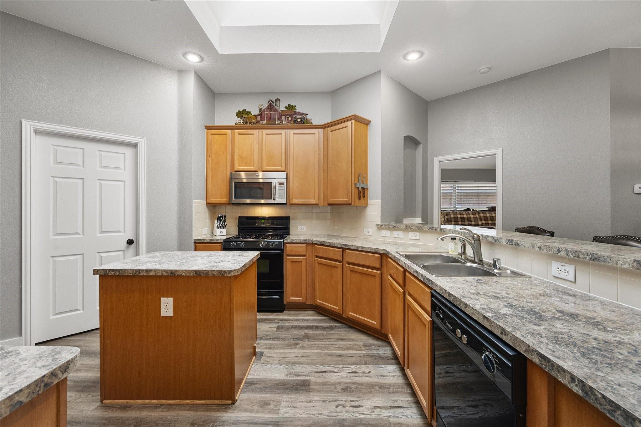 main property photo 10
