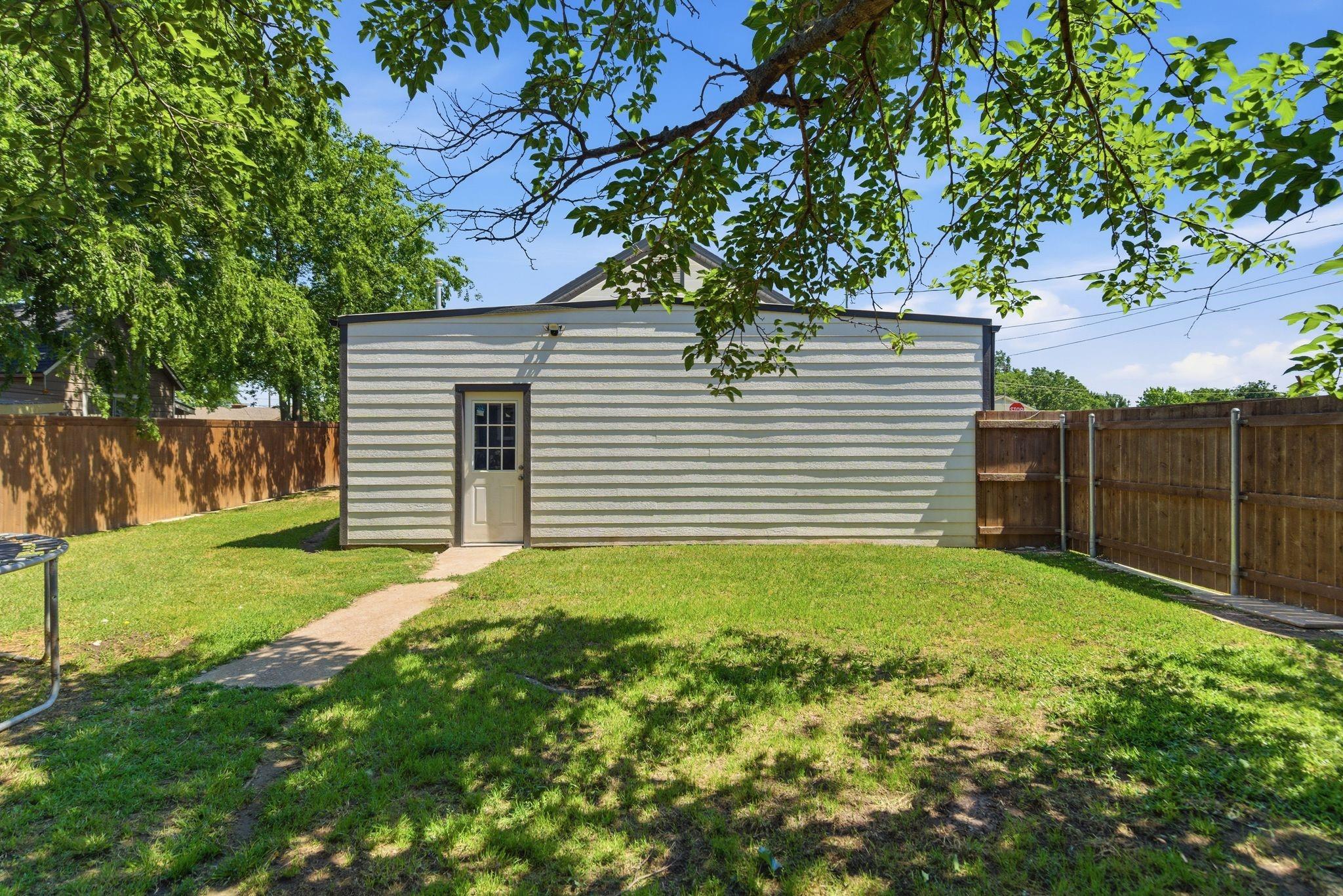 main property photo 25