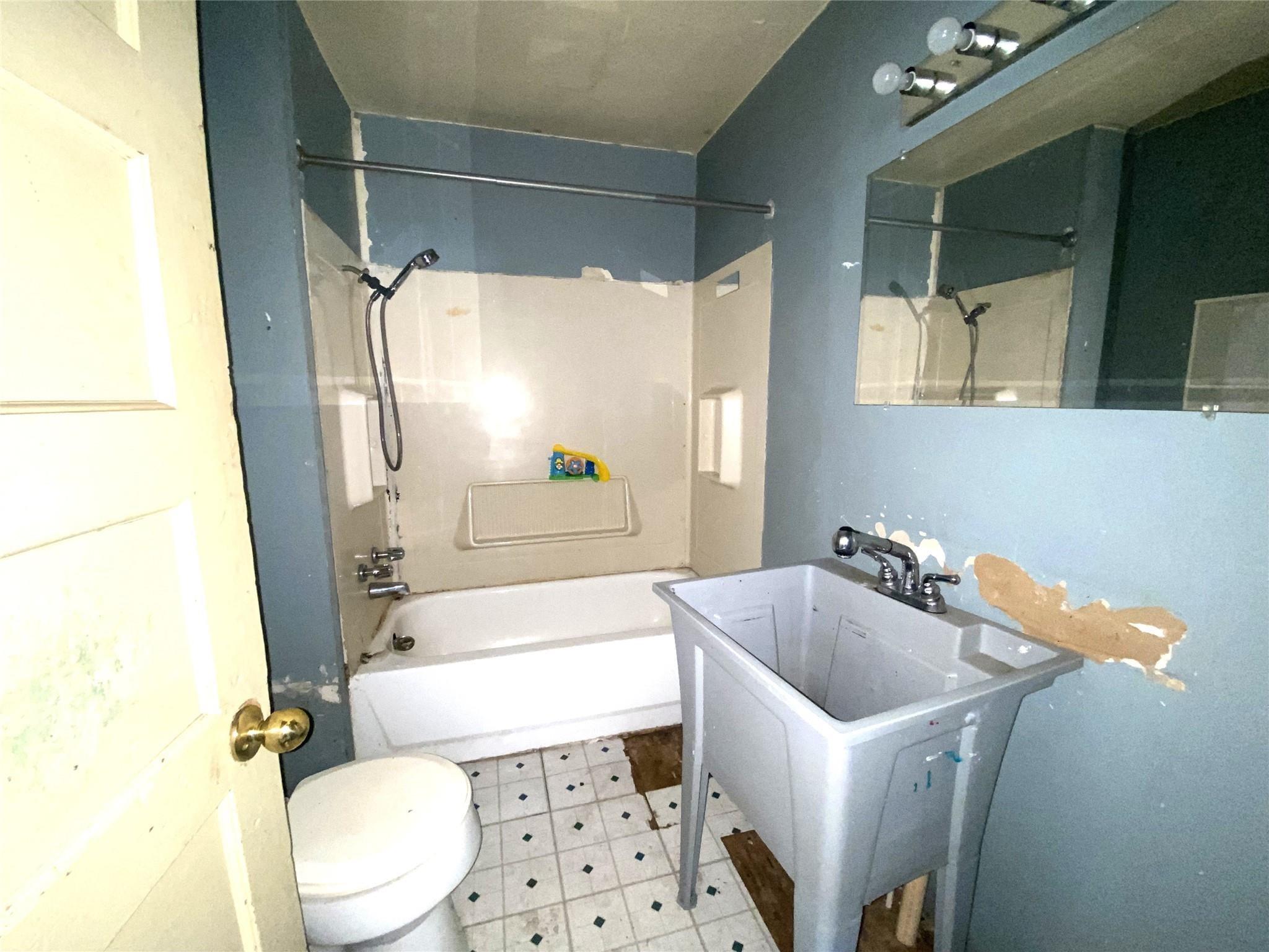 main property photo 7