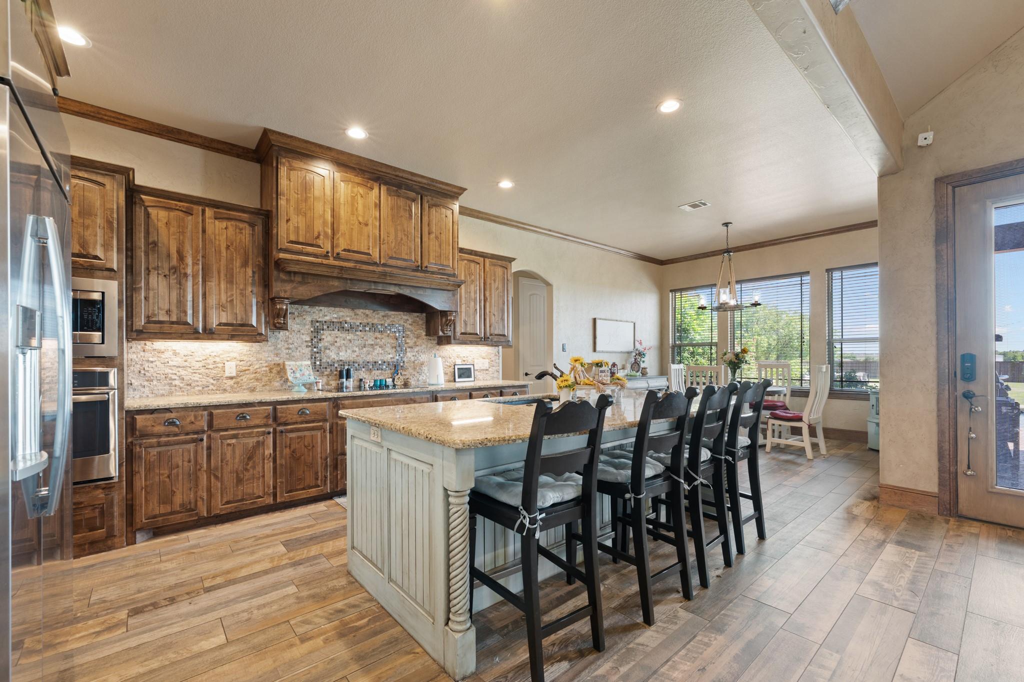 main property photo 11