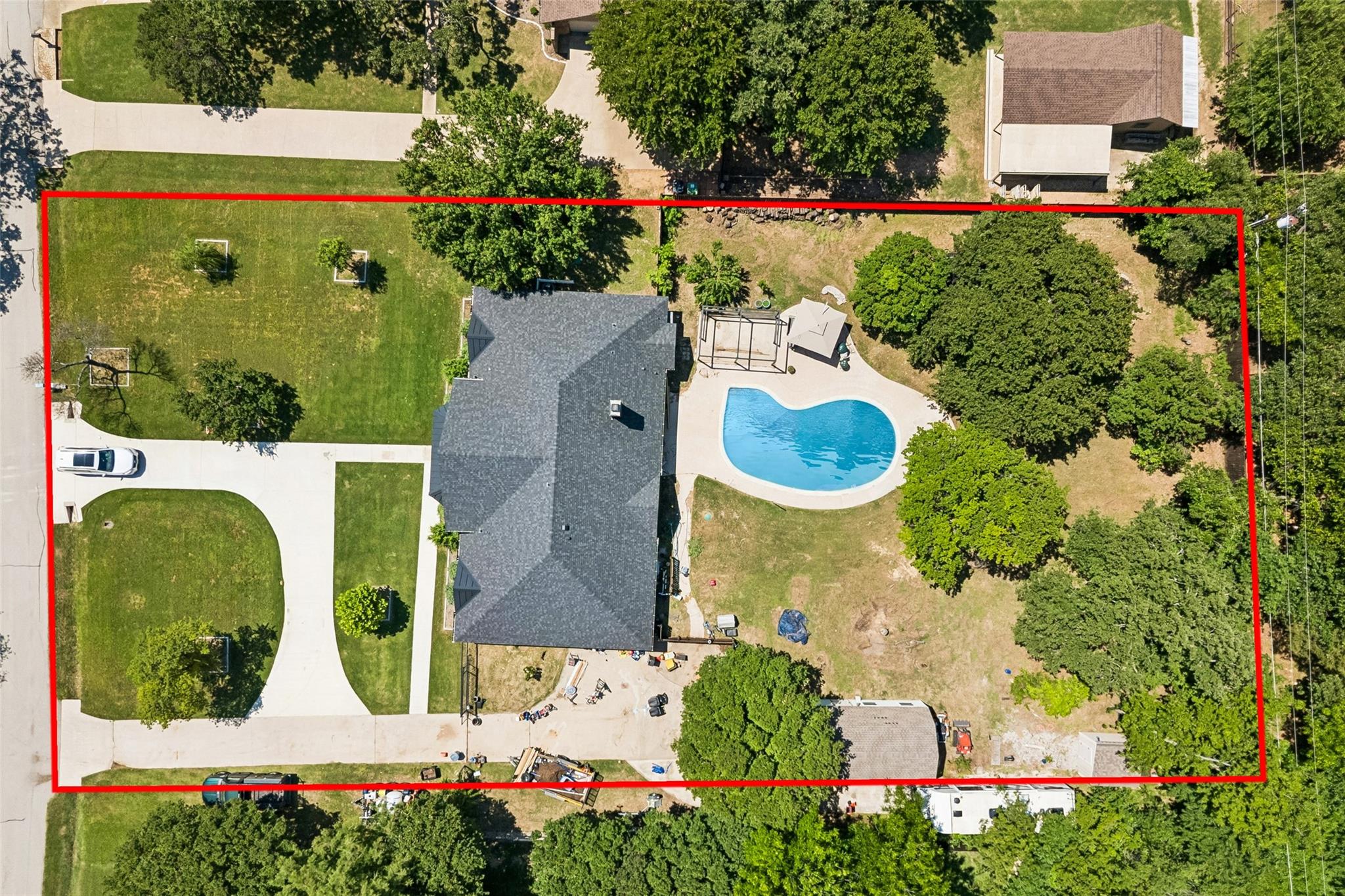 main property photo 28
