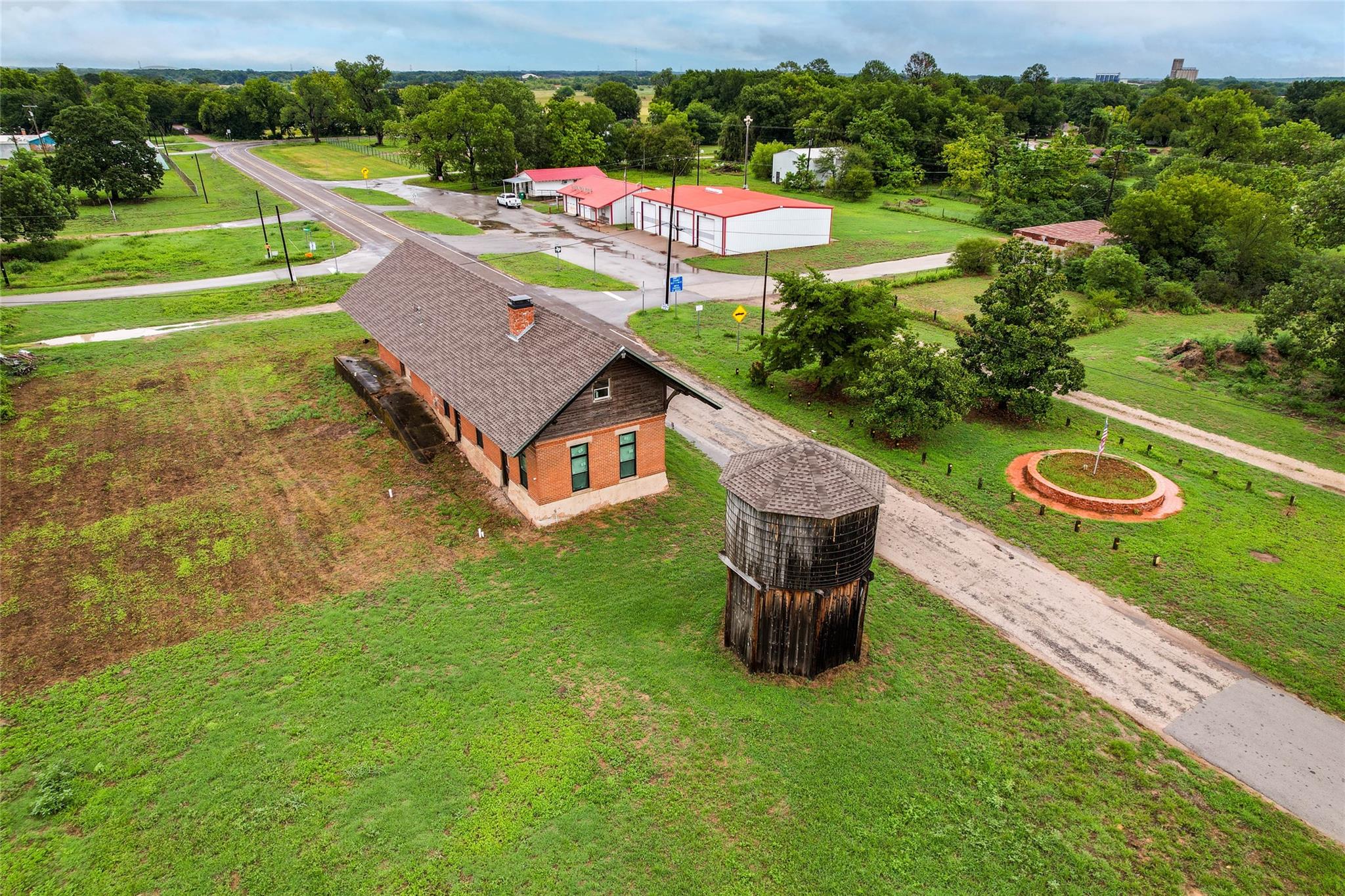 main property photo 18