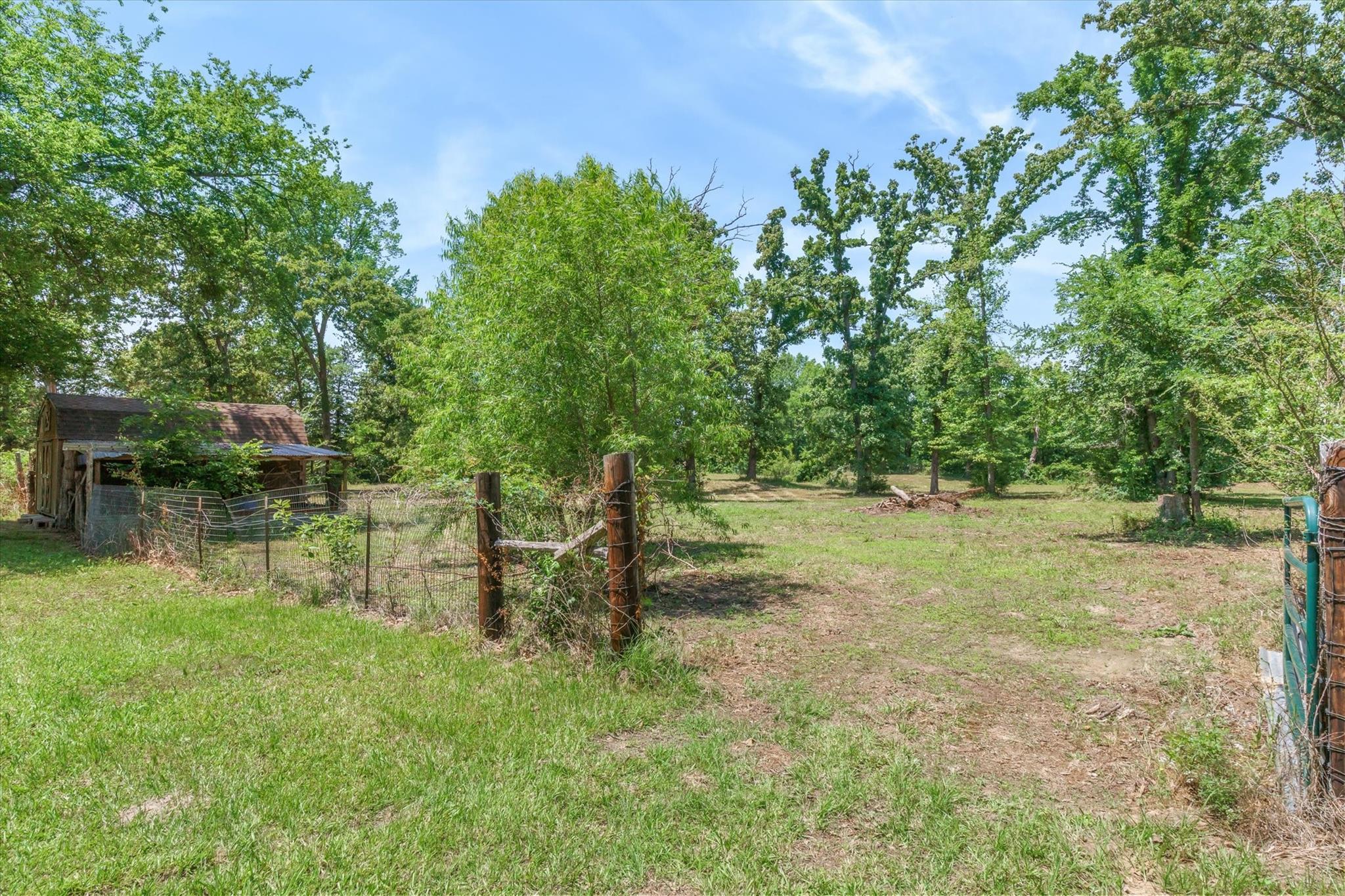 main property photo 30