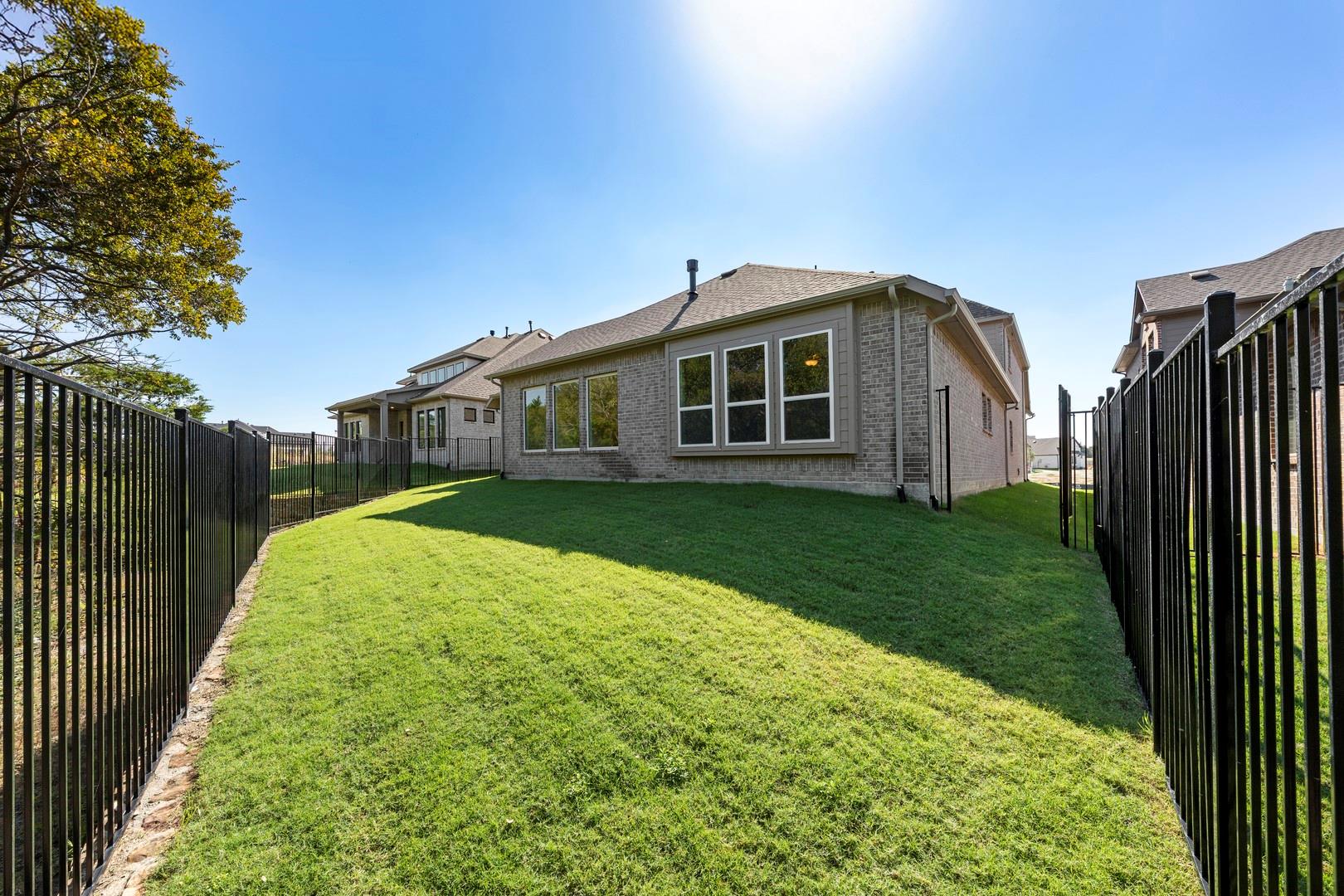 main property photo 33